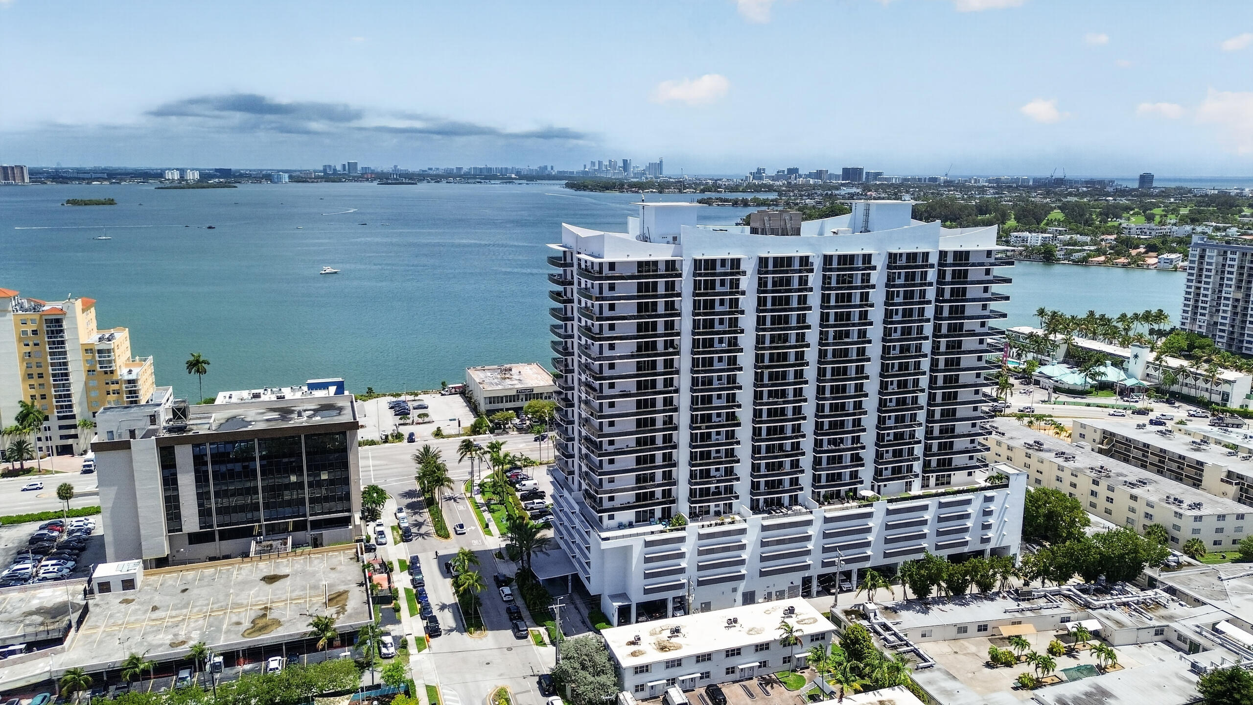 7901 Hispanola Avenue 807, North Bay Village, FL, 33141/$625,000 1 7901 Hispanola Avenue 807
