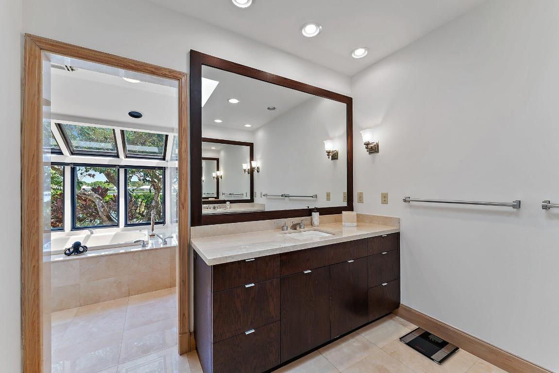 HIDDEN KEY - Residential