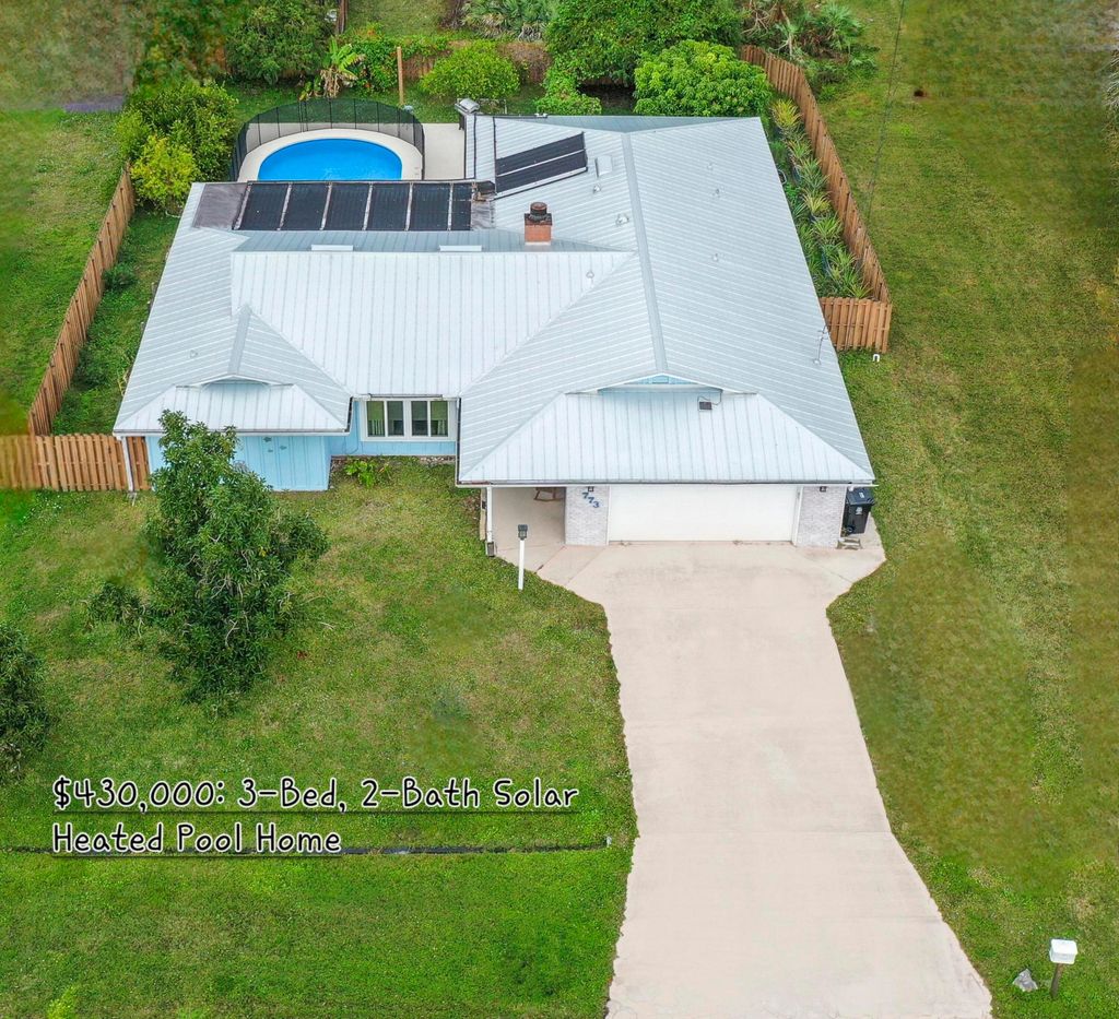 Photo of 773 SE Hollahan Avenue, Port Saint Lucie, FL 34983 (MLS # R10945147)