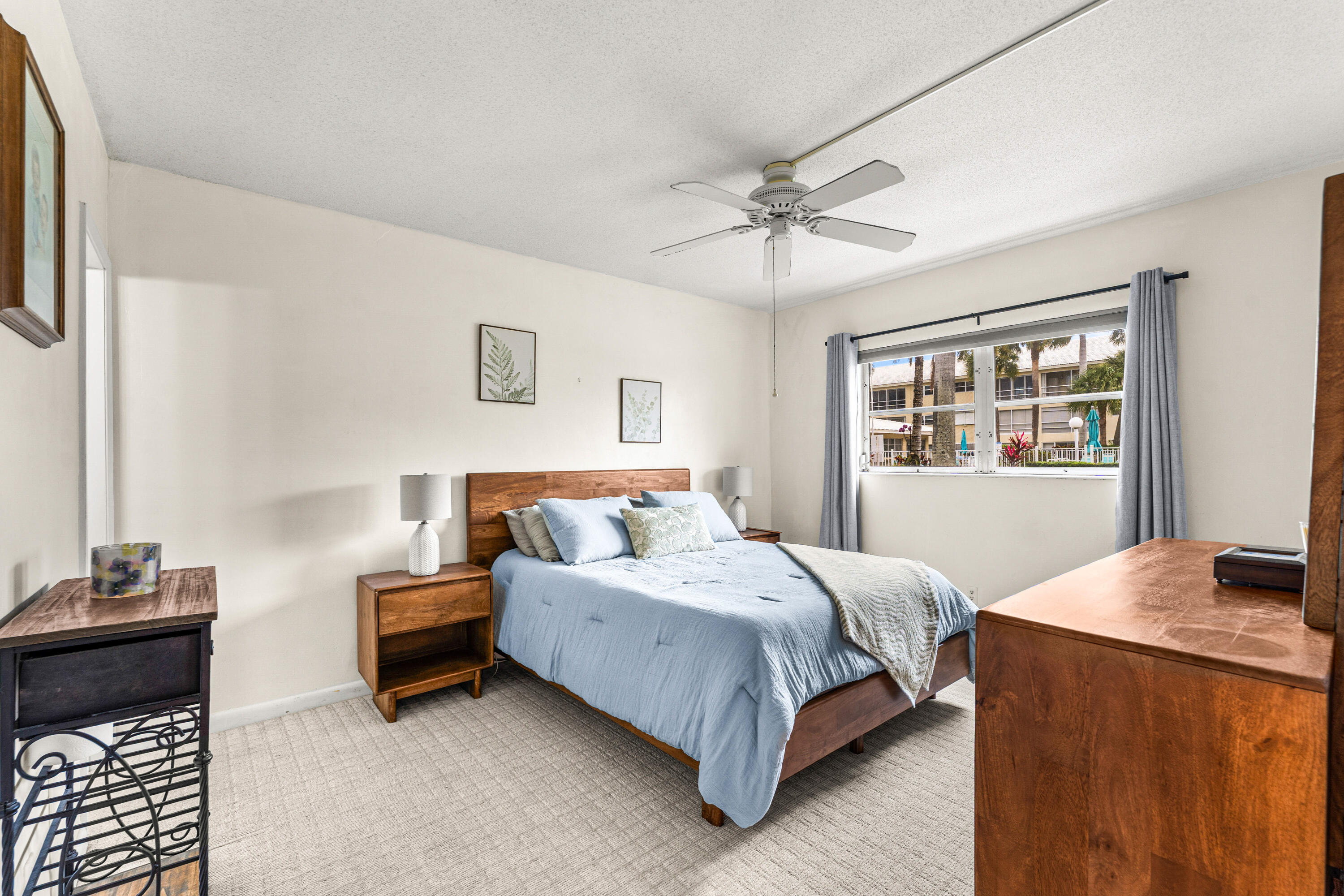 LIGHTHOUSE POINT GARDENS NORTH - Residential