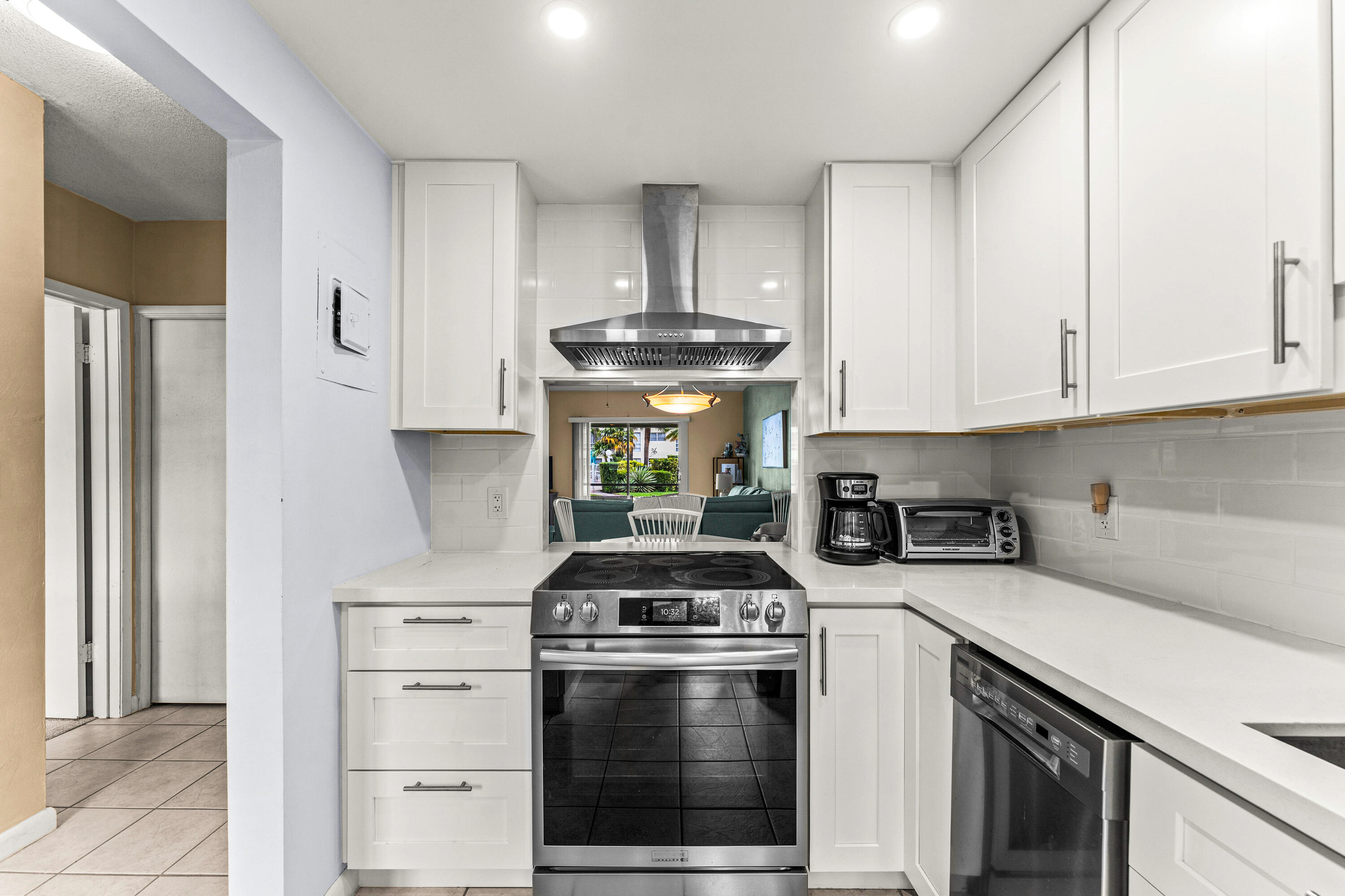 LIGHTHOUSE POINT GARDENS NORTH - Residential