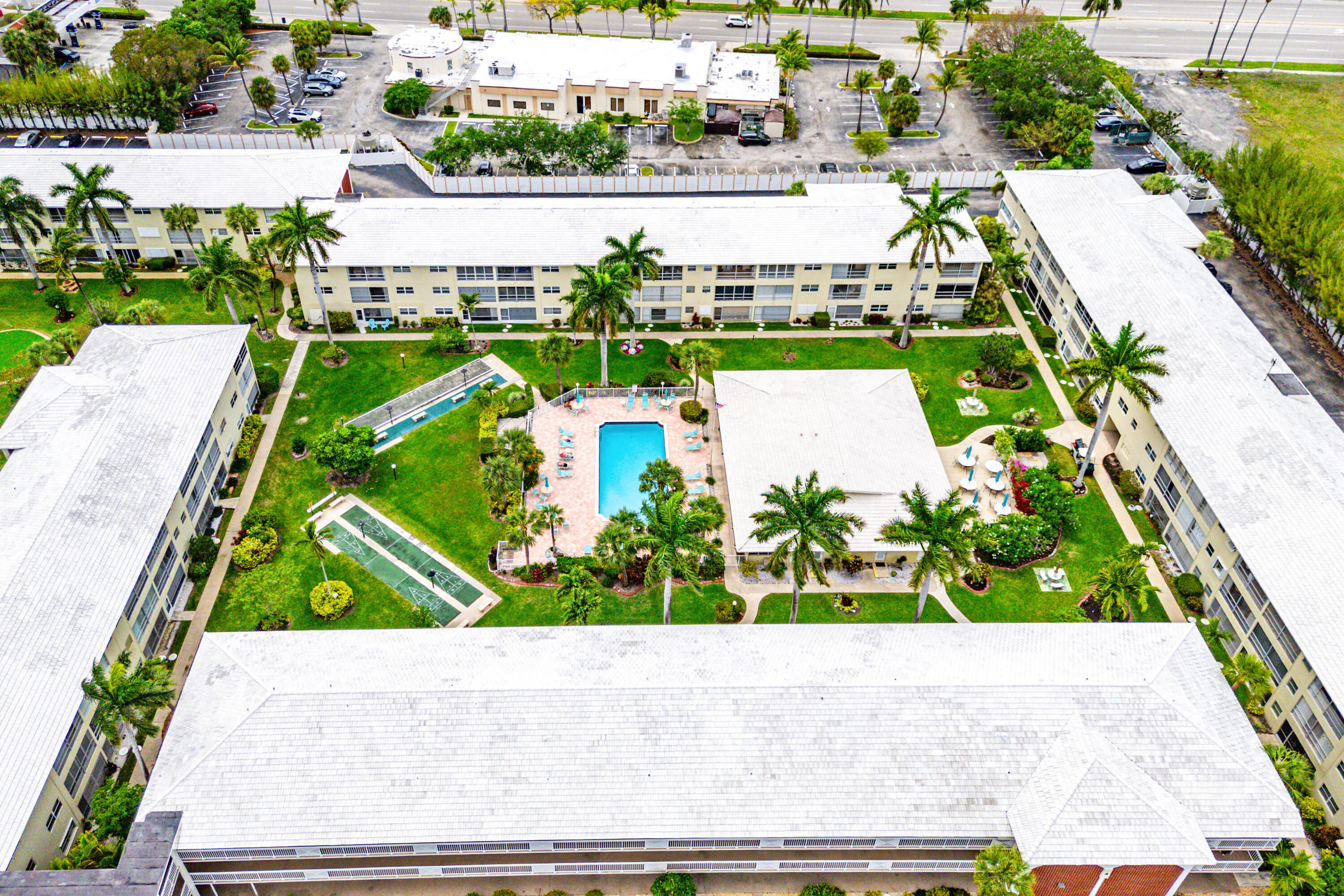 LIGHTHOUSE POINT GARDENS NORTH - Residential