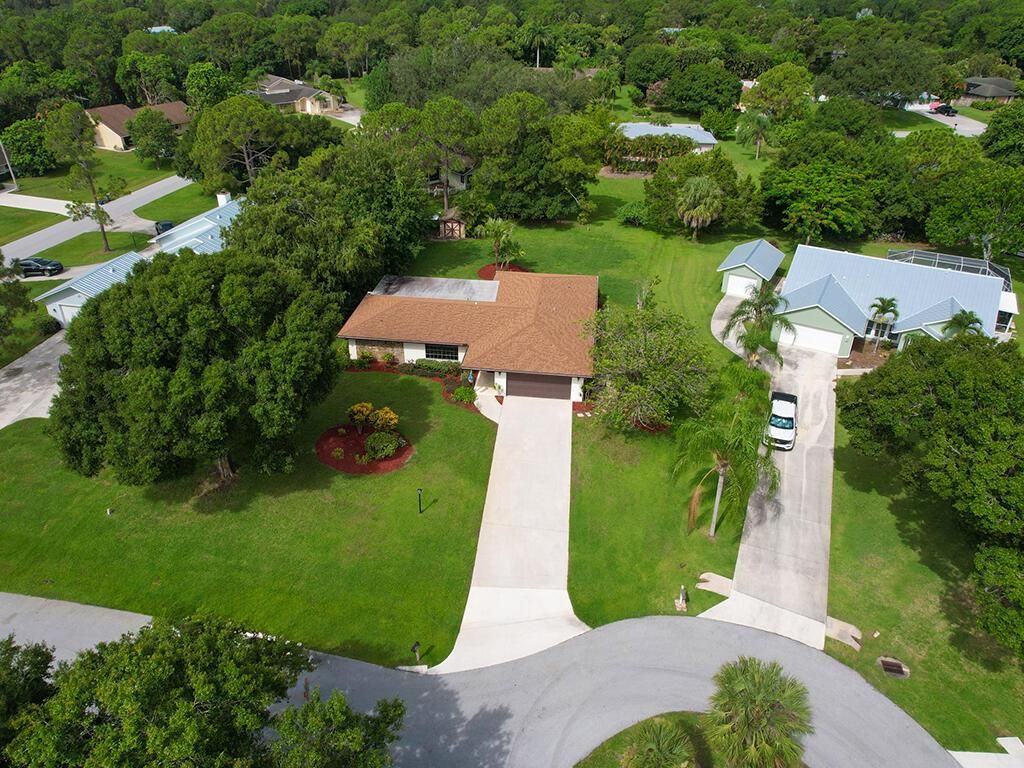 Photo of 7044 SW Victoria Court, Stuart, FL 34997 (MLS # R11002955)