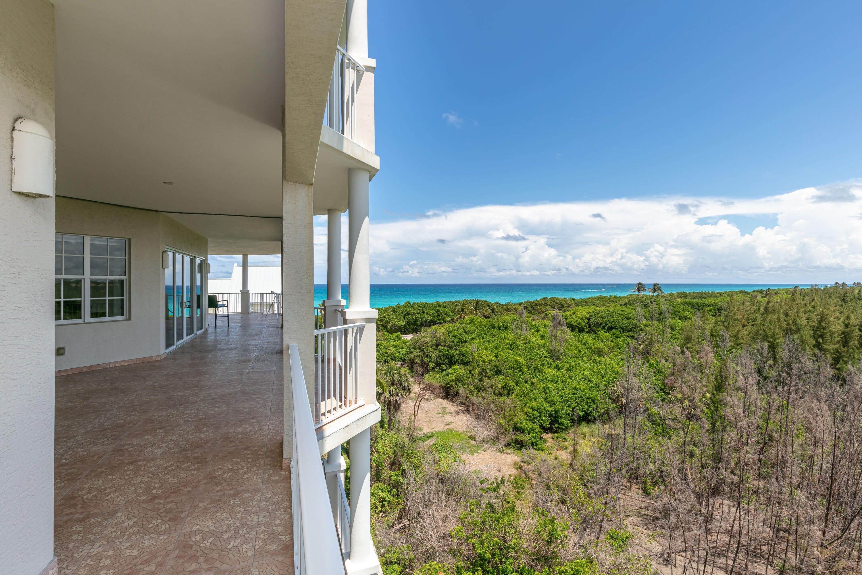 3000 S HIGHWAY A1A 601