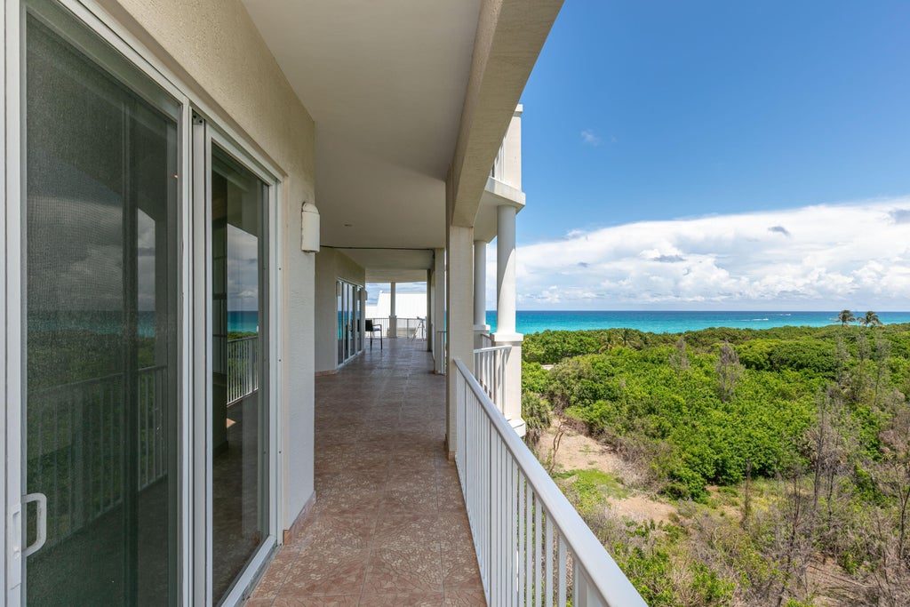 Photo of 3000 S HIGHWAY A1A #601, Jupiter, FL 33477 (MLS # B26079696)
