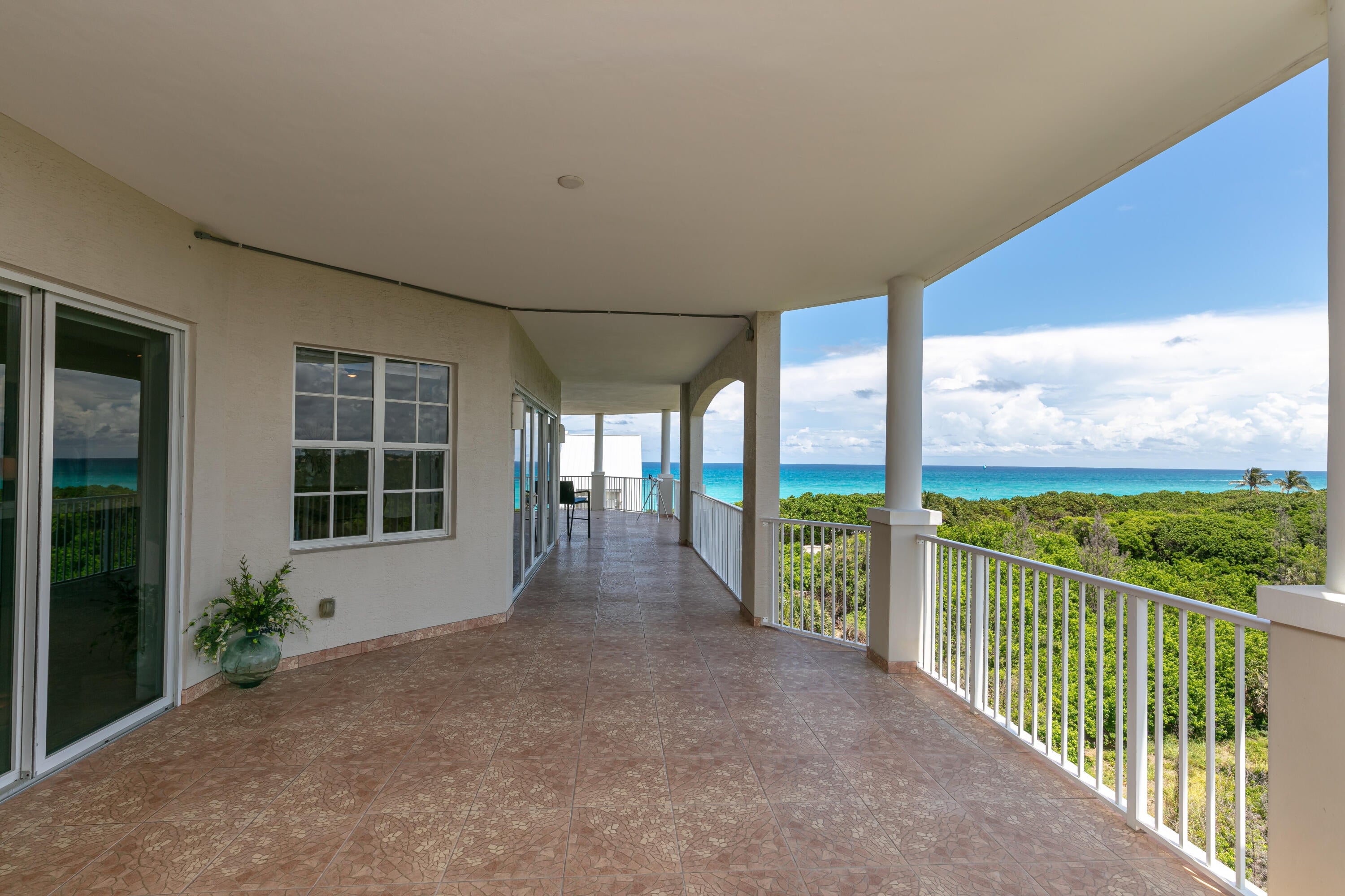 3000 S HIGHWAY A1A 601