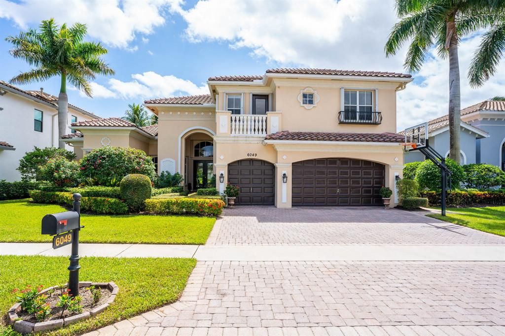 Photo of 6049 Via Venetia S, Delray Beach, FL 33484 (MLS # R10775952)