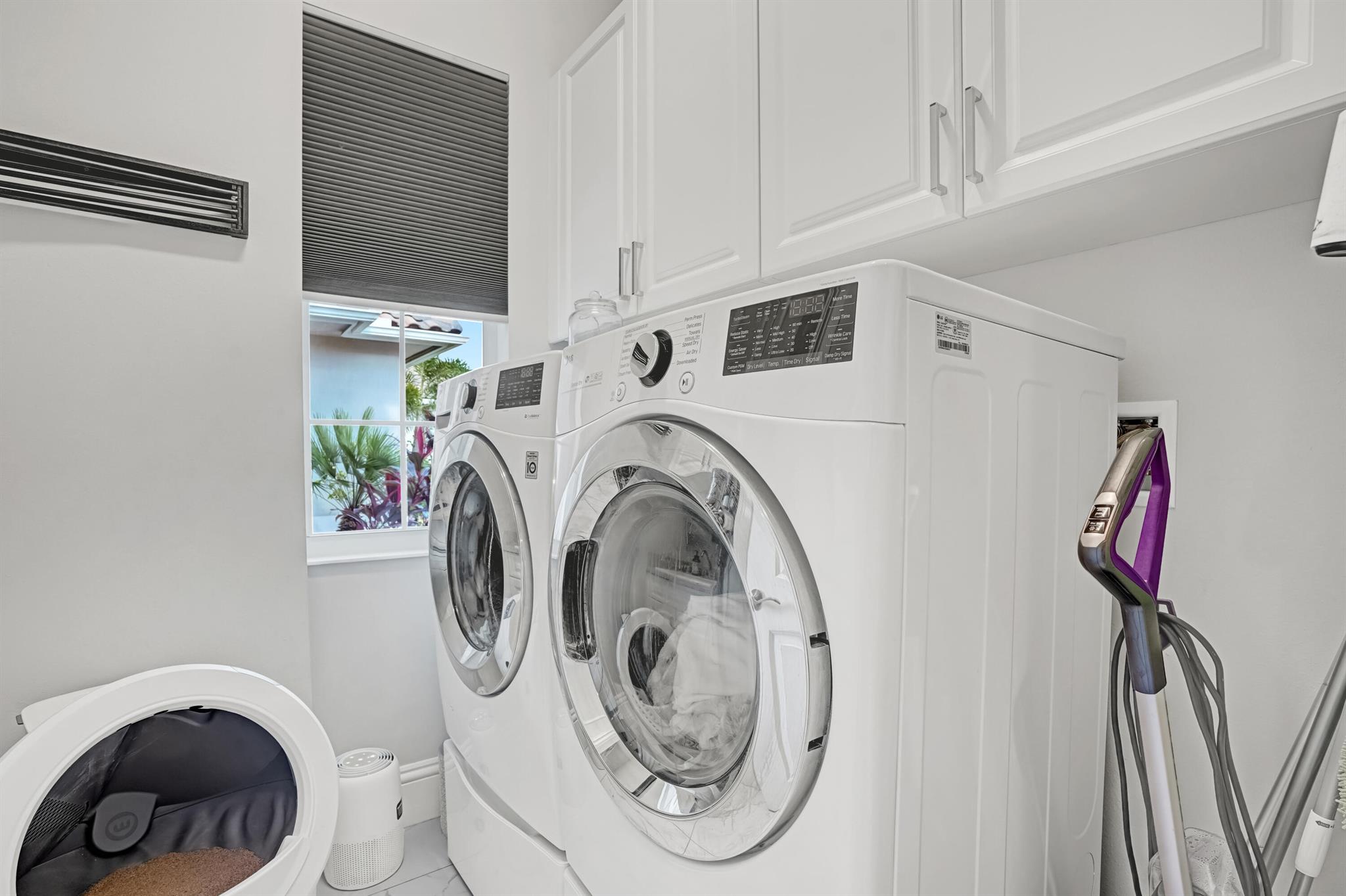 LAKE SAPPHIRE WEST RESIDE - Residential