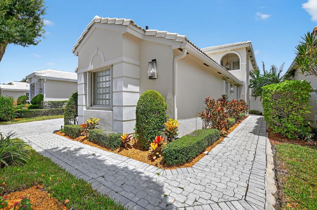 Photo of 6502 Brava Way, Boca Raton, FL 33433 (MLS # R11106944)