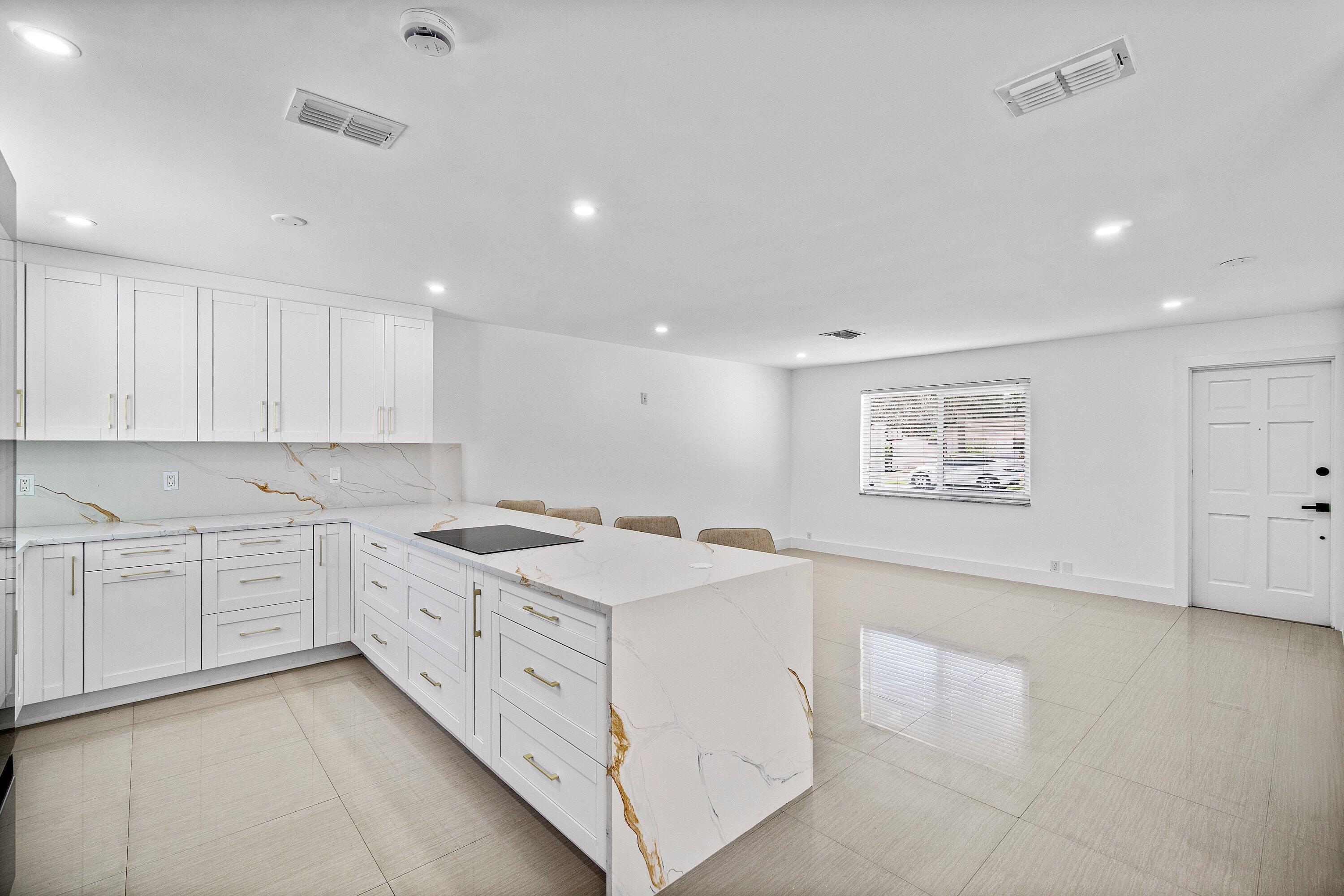 COUNTRY CLUB VILLAGE SEC B - Residential