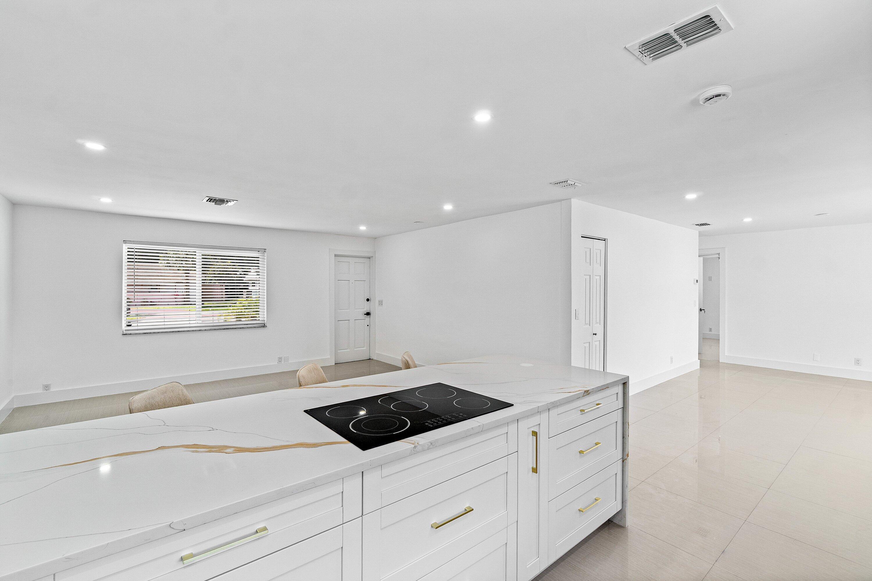 COUNTRY CLUB VILLAGE SEC B - Residential