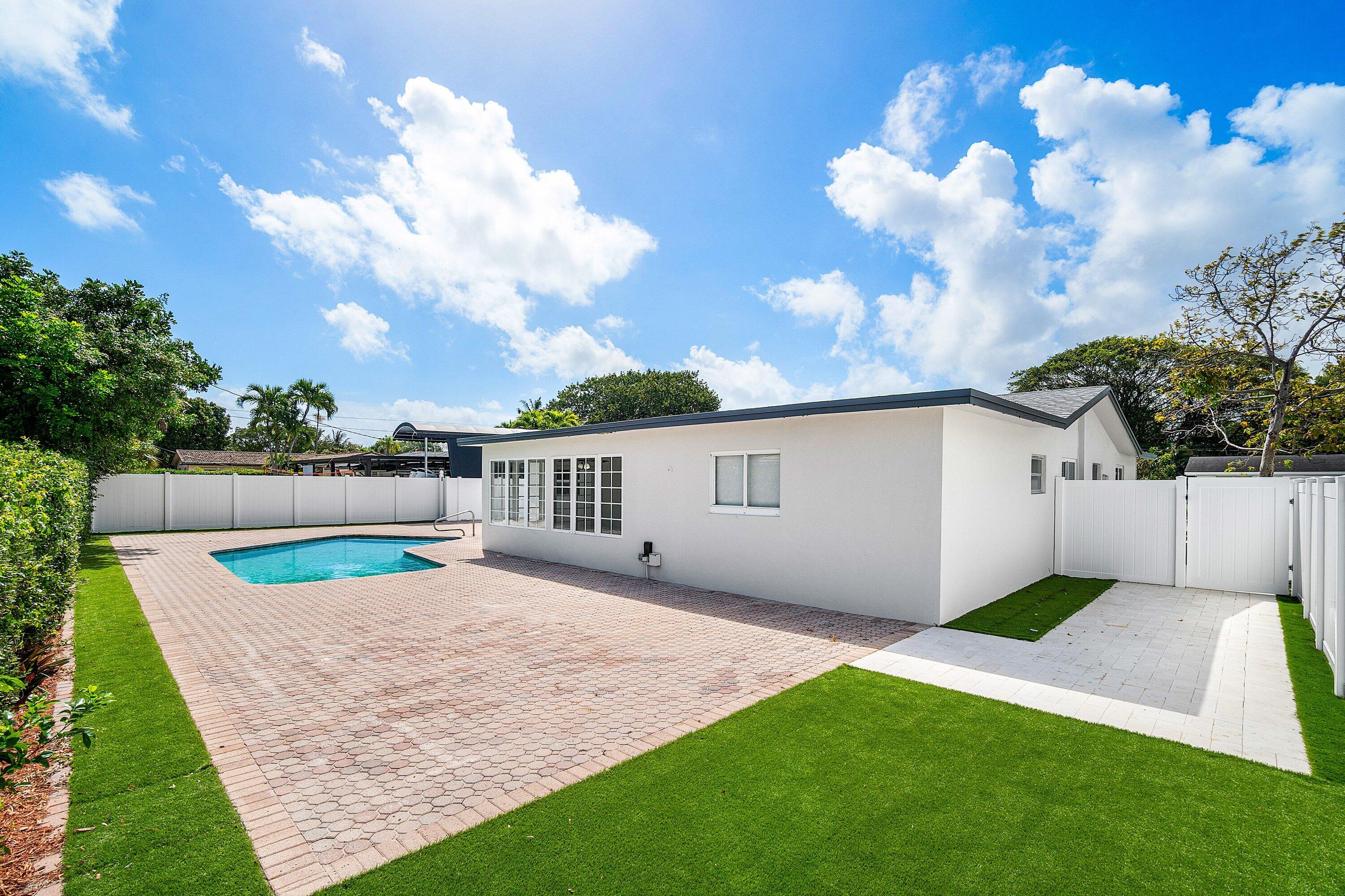 COUNTRY CLUB VILLAGE SEC B - Residential