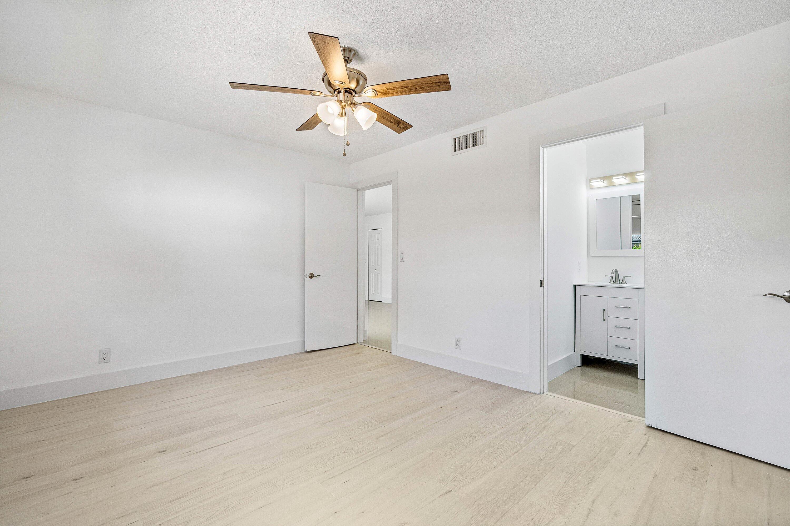 COUNTRY CLUB VILLAGE SEC B - Residential