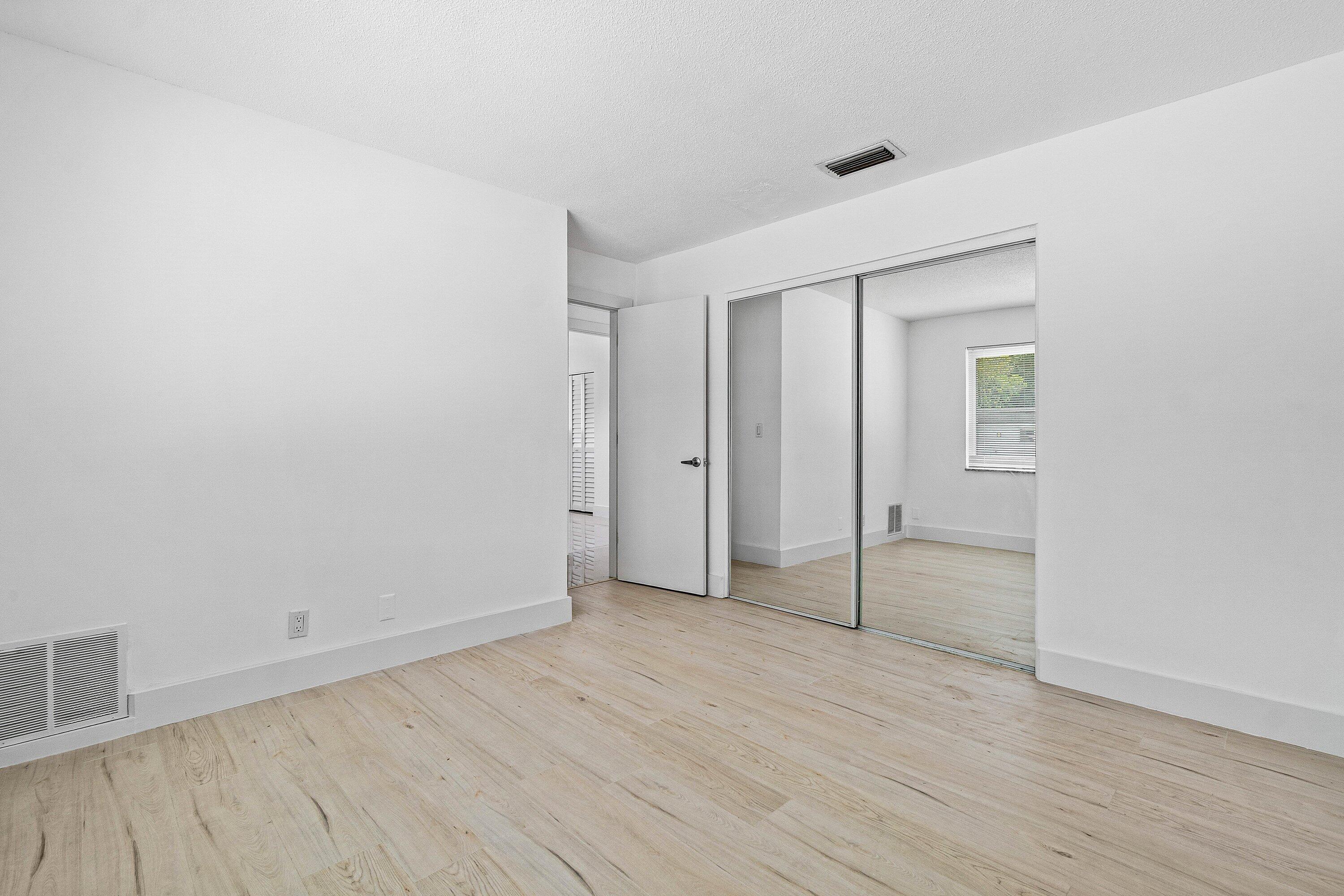 COUNTRY CLUB VILLAGE SEC B - Residential