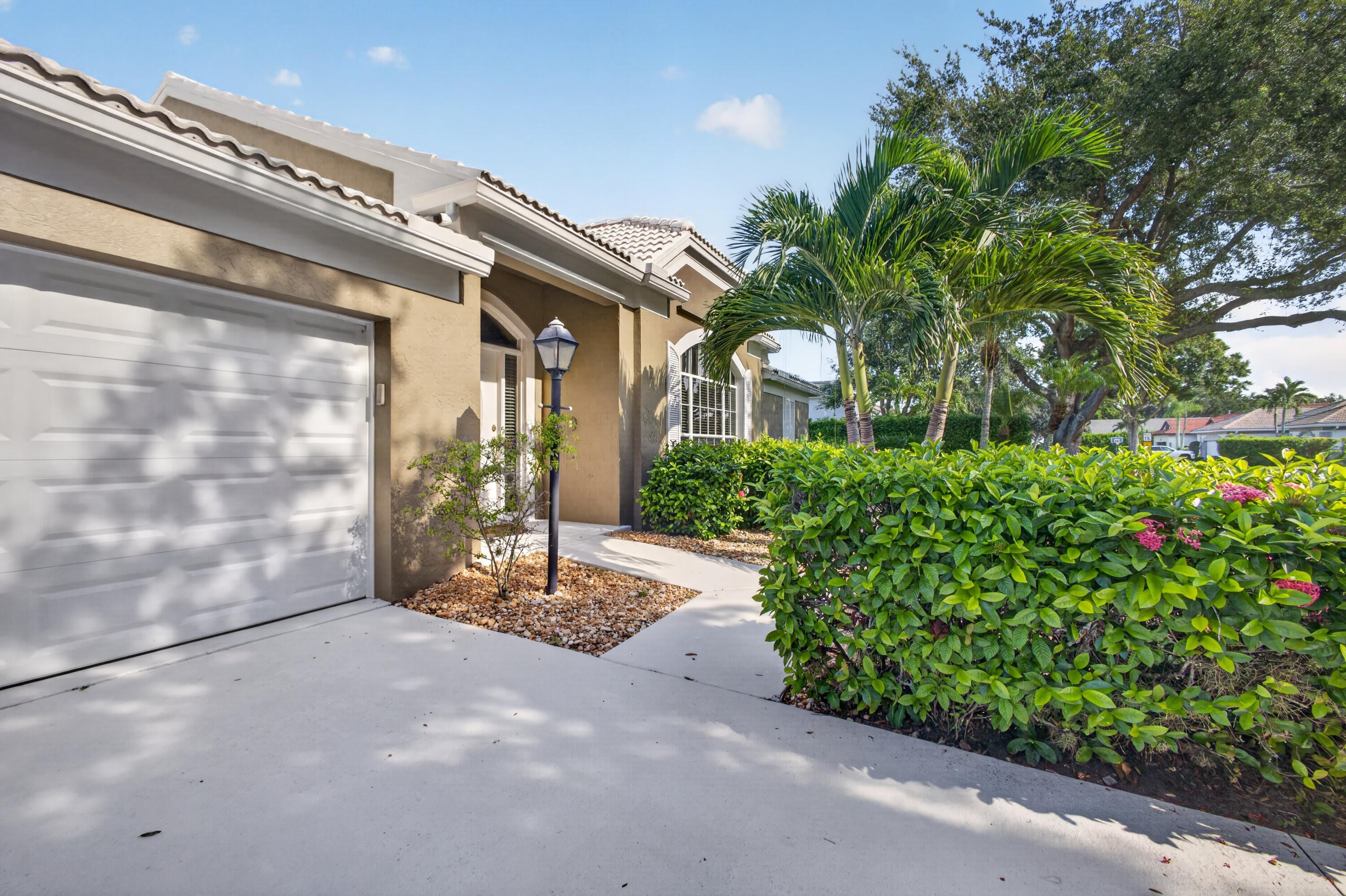 1011 WOODFIELD Circle
