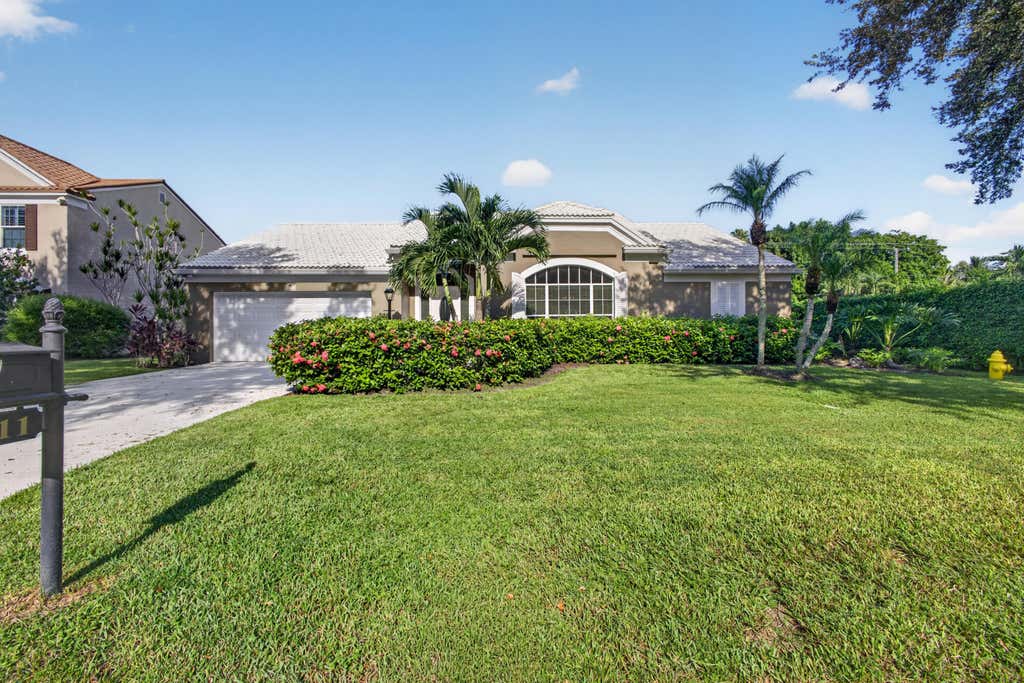 Photo of 1011 WOODFIELD Circle, Palm Beach Gardens, FL 33418 (MLS # B26066365)
