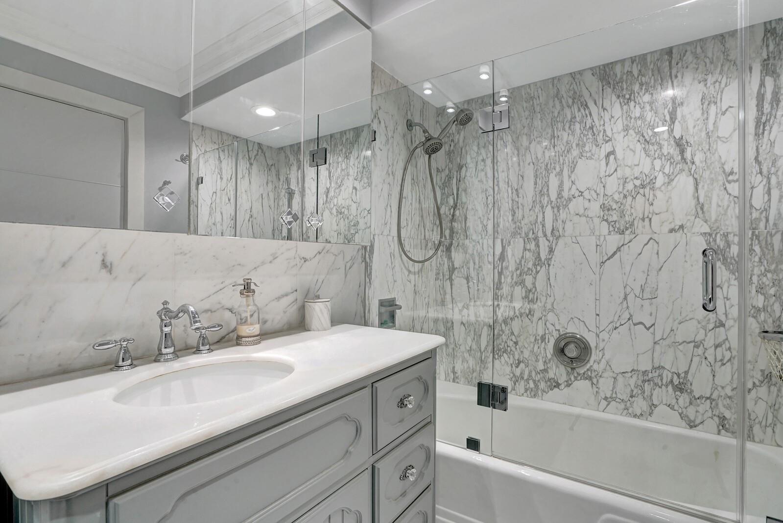 THE GALLEON CONDO - Residential