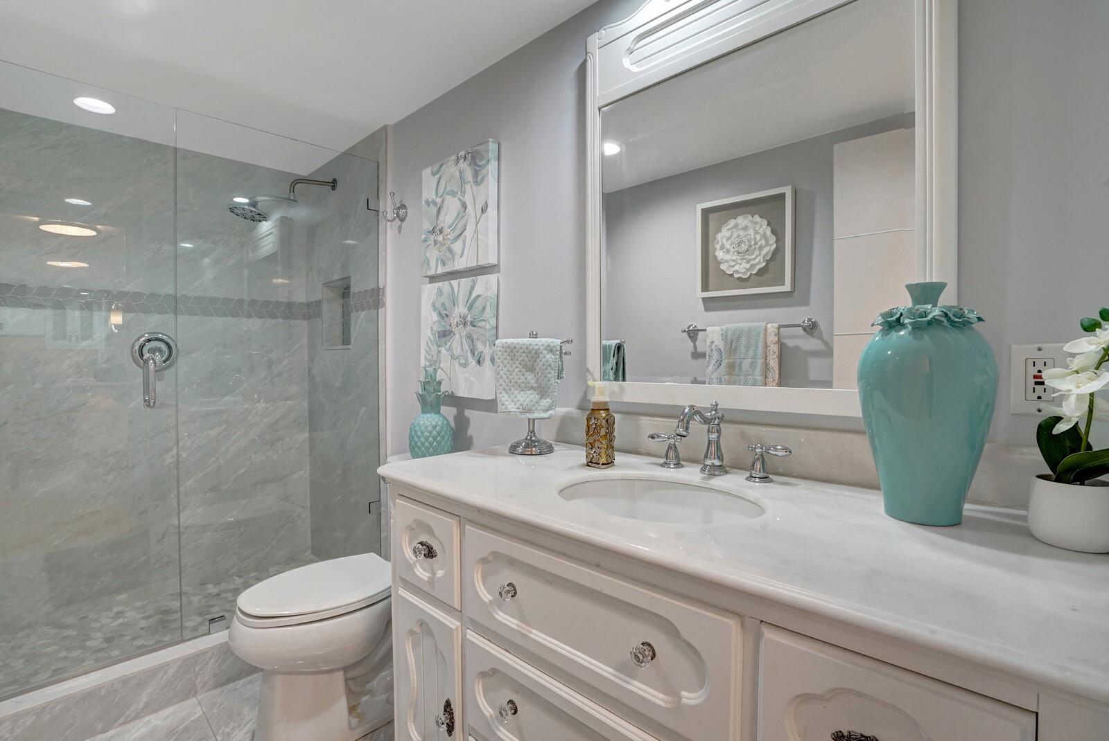 THE GALLEON CONDO - Residential