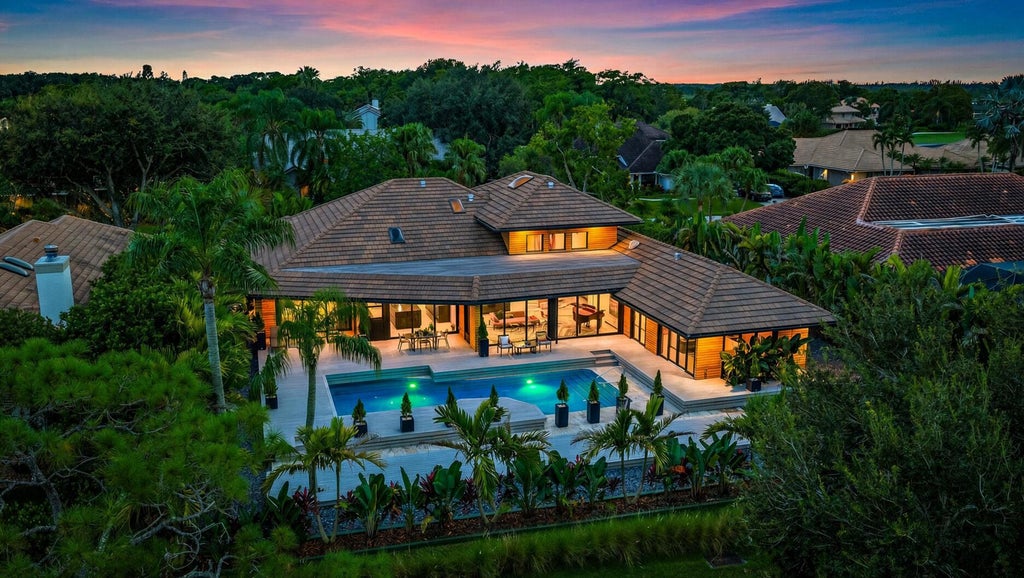 Photo of 3 Sheldrake Lane, Palm Beach Gardens, FL 33418 (MLS # B26077736)