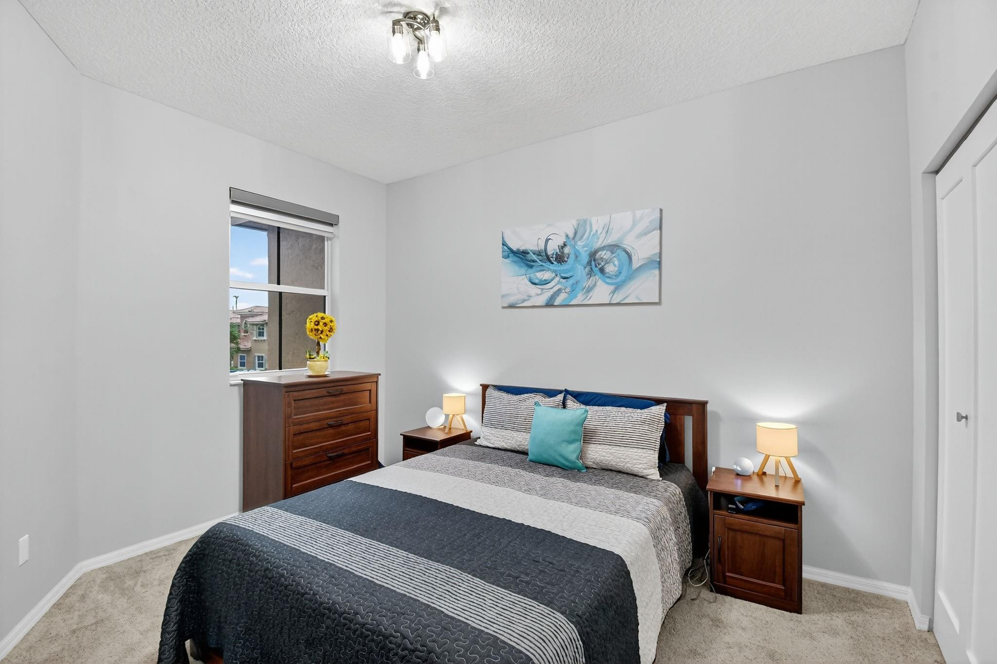 THUNDERBIRD PARK - Residential