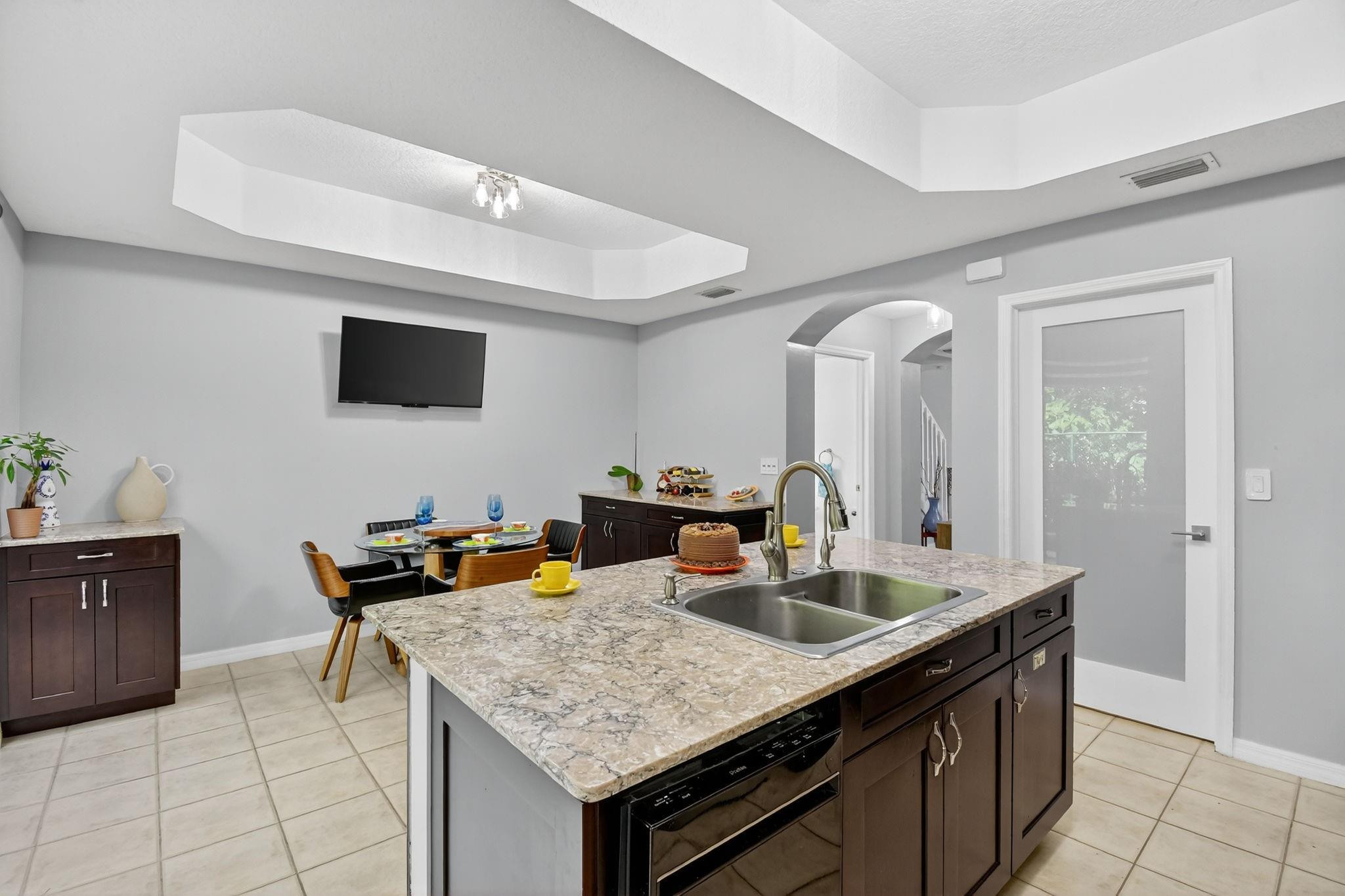 THUNDERBIRD PARK - Residential