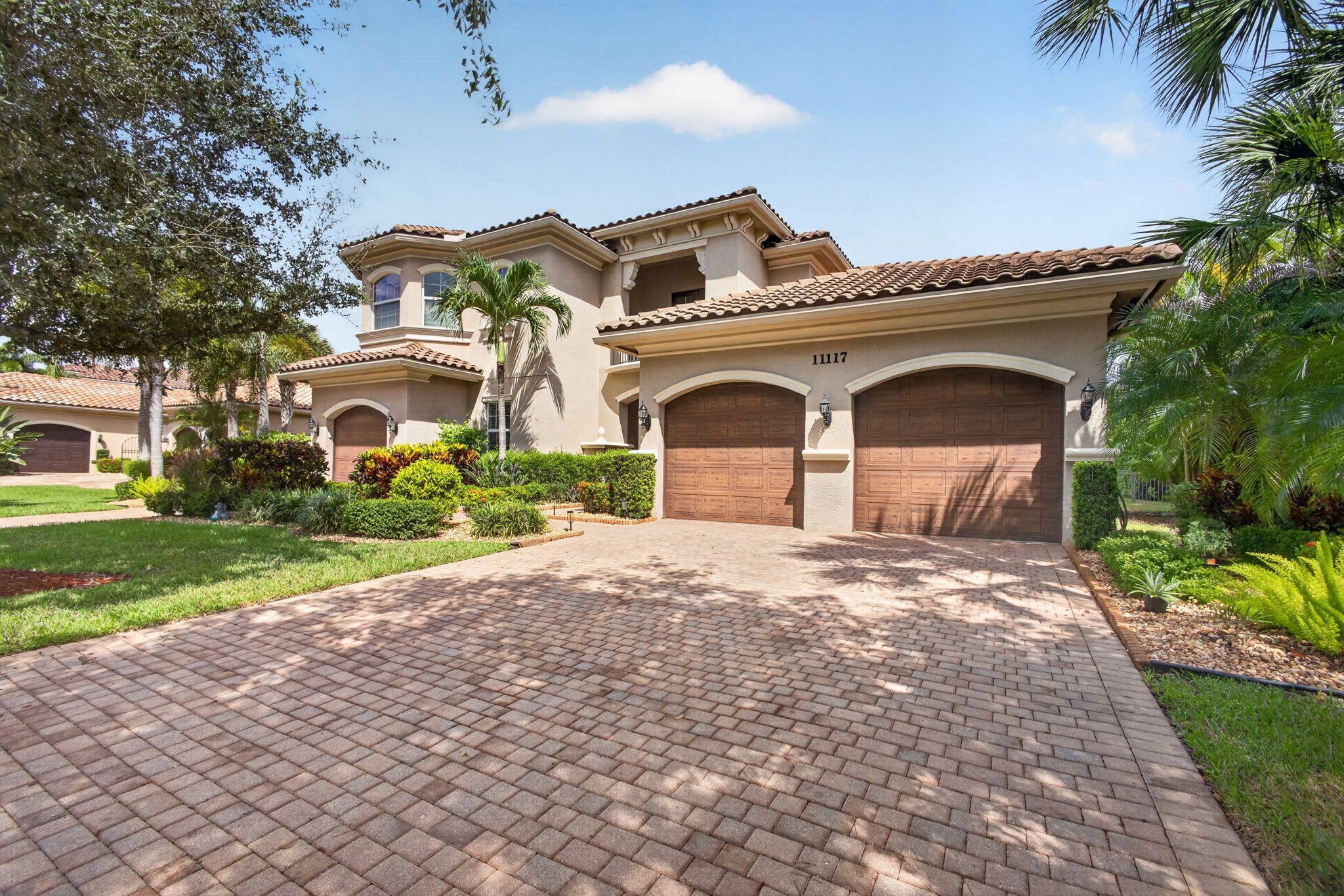 11117 Lynwood Palm Way
