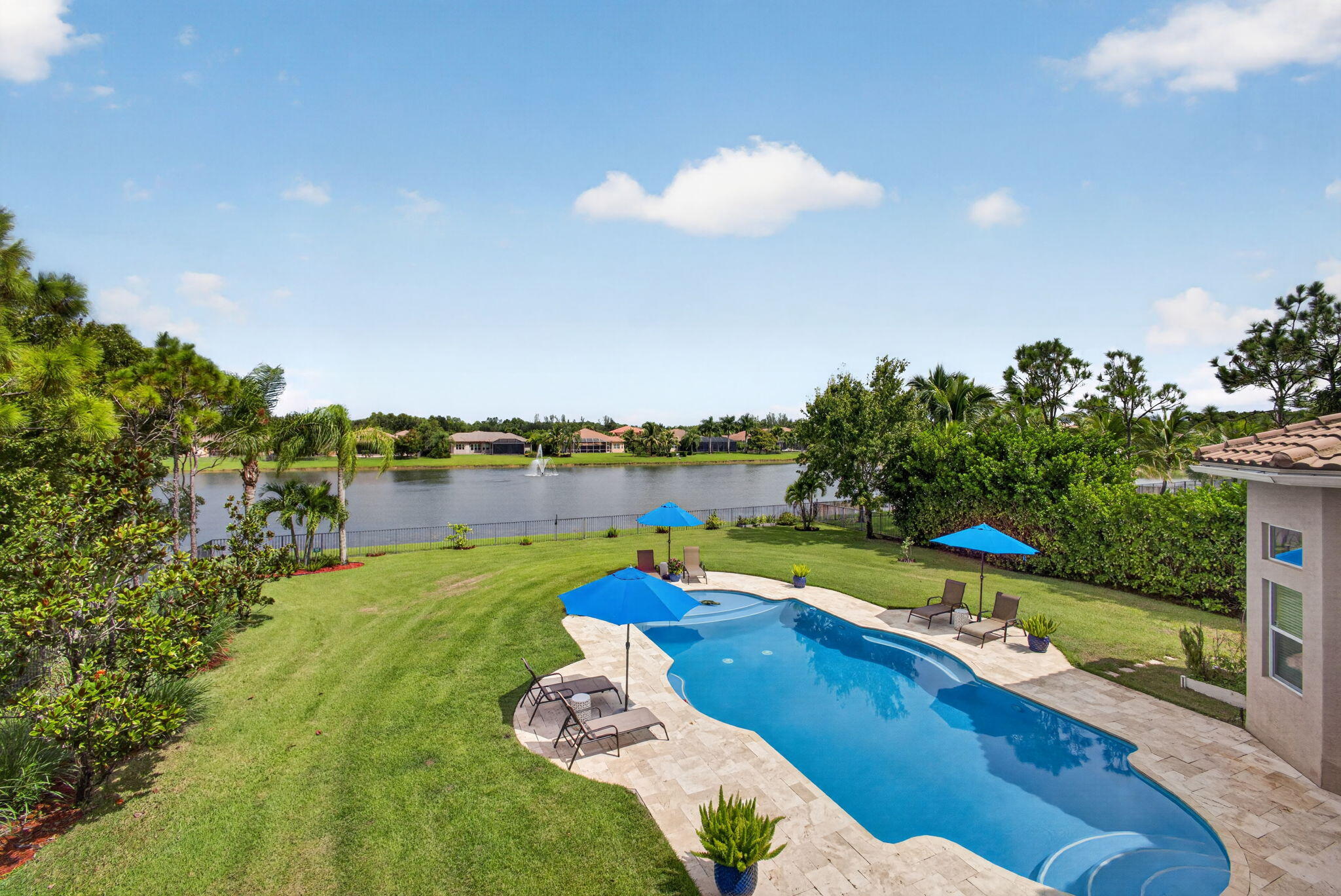 11117 Lynwood Palm Way