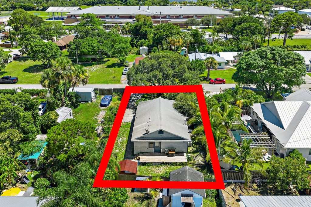 Photo of 1021 SE Hall Street, Stuart, FL 34996 (MLS # R11110928)