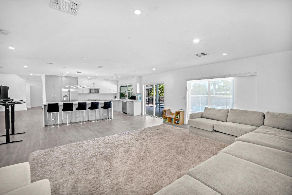 EMERALD HILLS - Residential