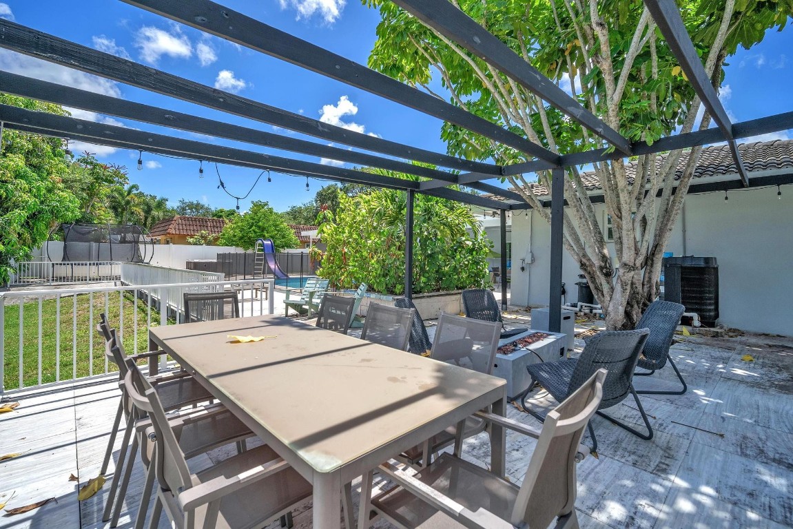 EMERALD HILLS - Residential