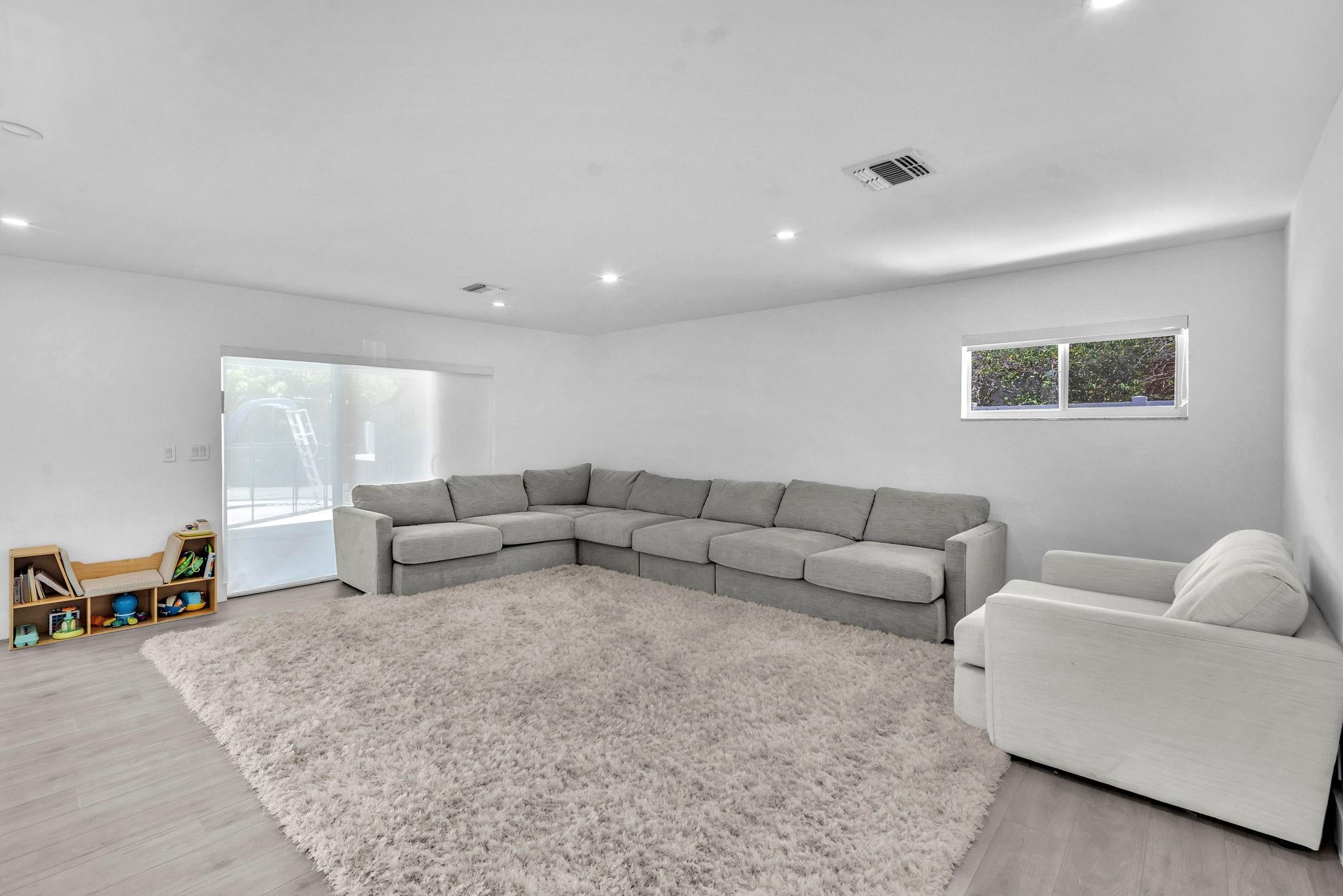 EMERALD HILLS - Residential