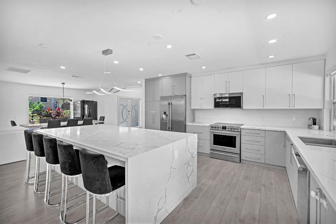 EMERALD HILLS - Residential