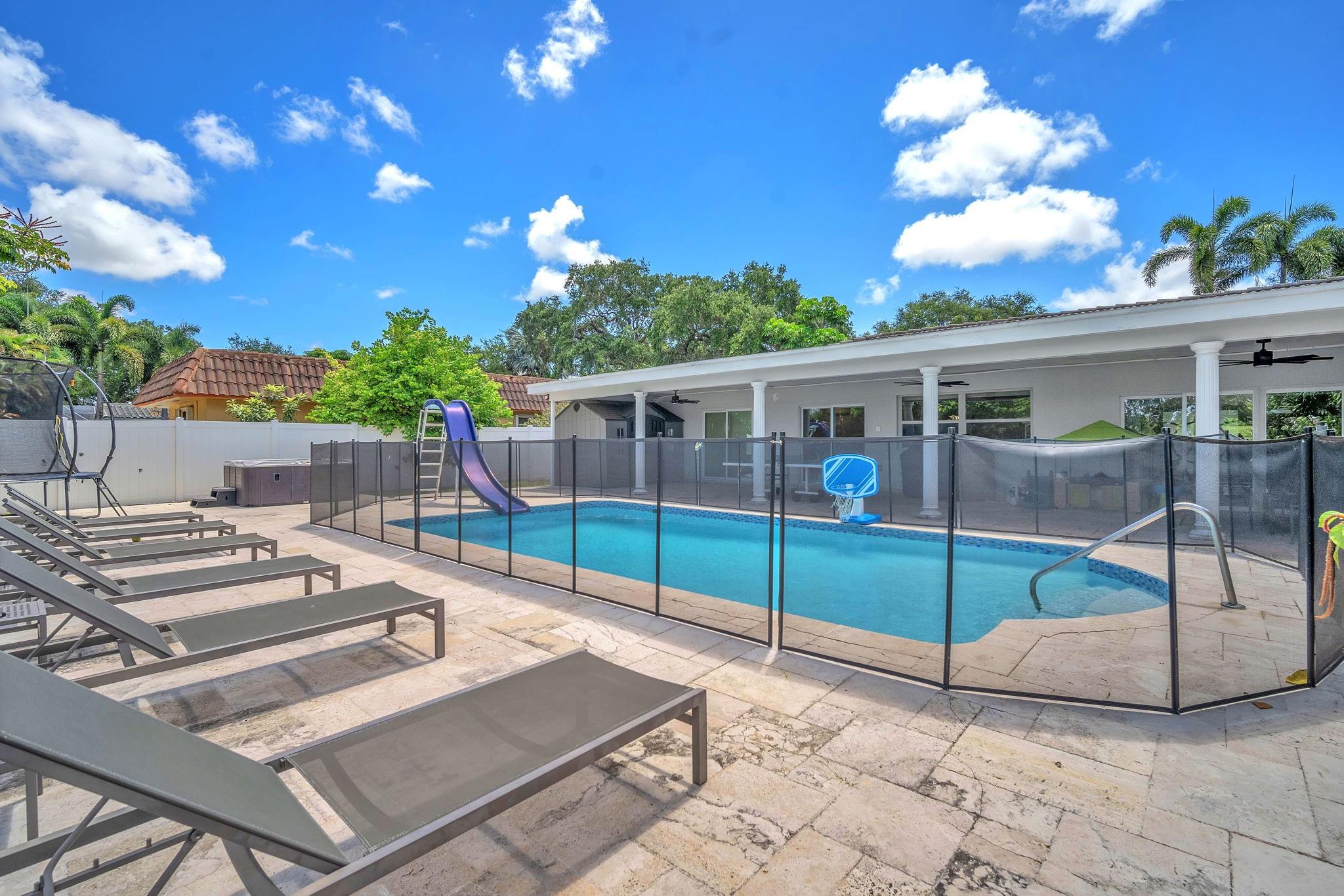 EMERALD HILLS - Residential