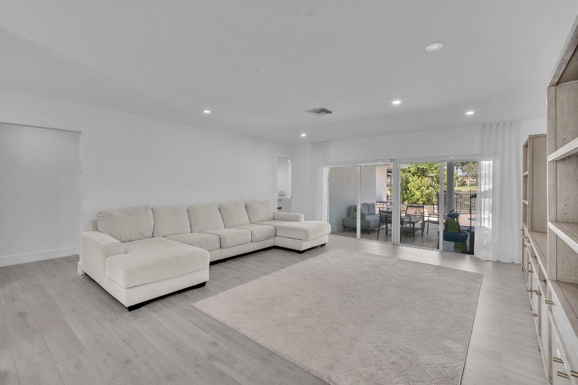 EMERALD HILLS - Residential