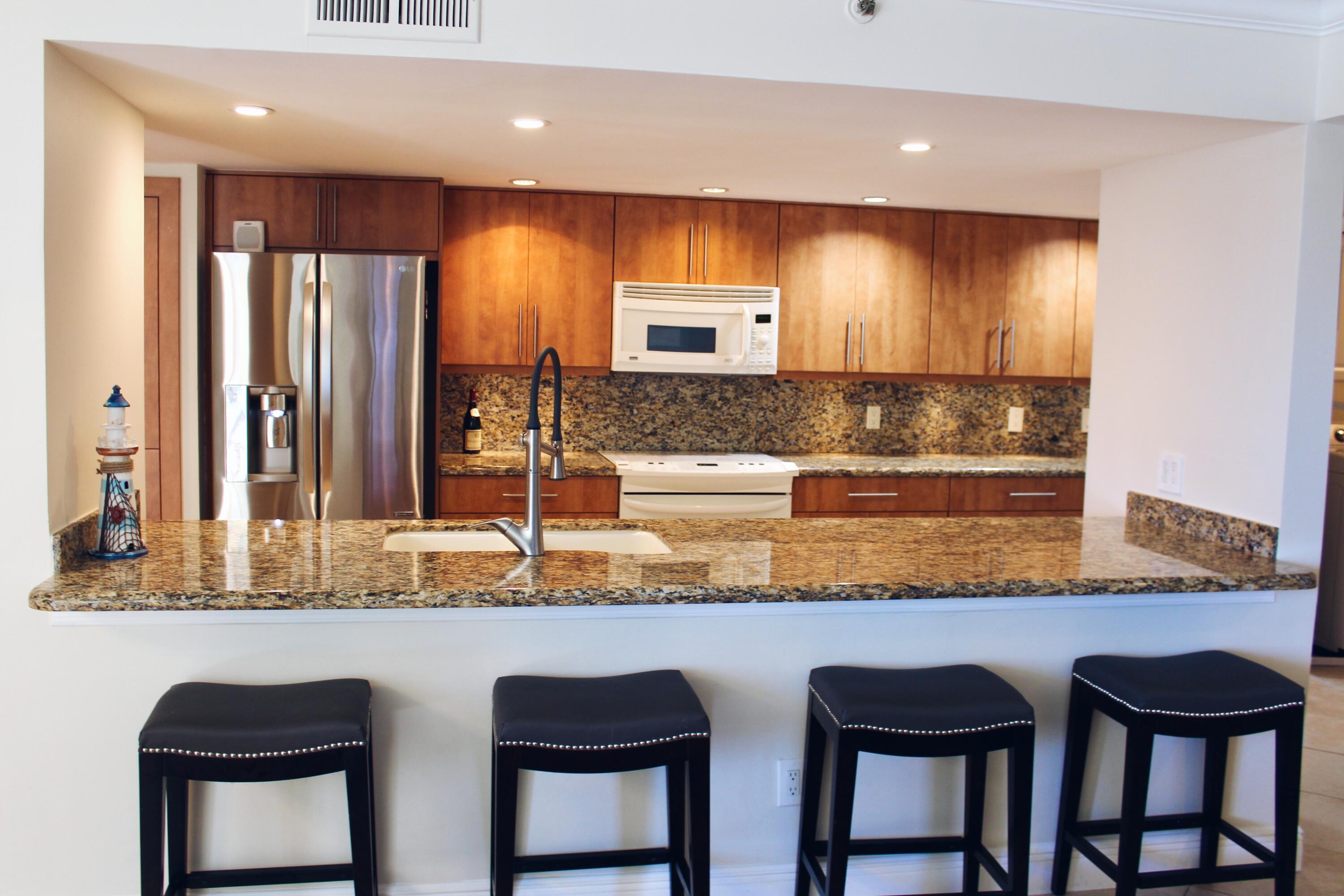 LAKESIDE CONDO - Residential Lease
