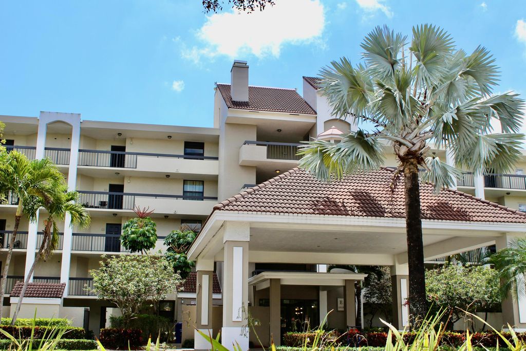 Photo of 1915 Lavers Circle #E209, Delray Beach, FL 33444 (MLS # B26026112)