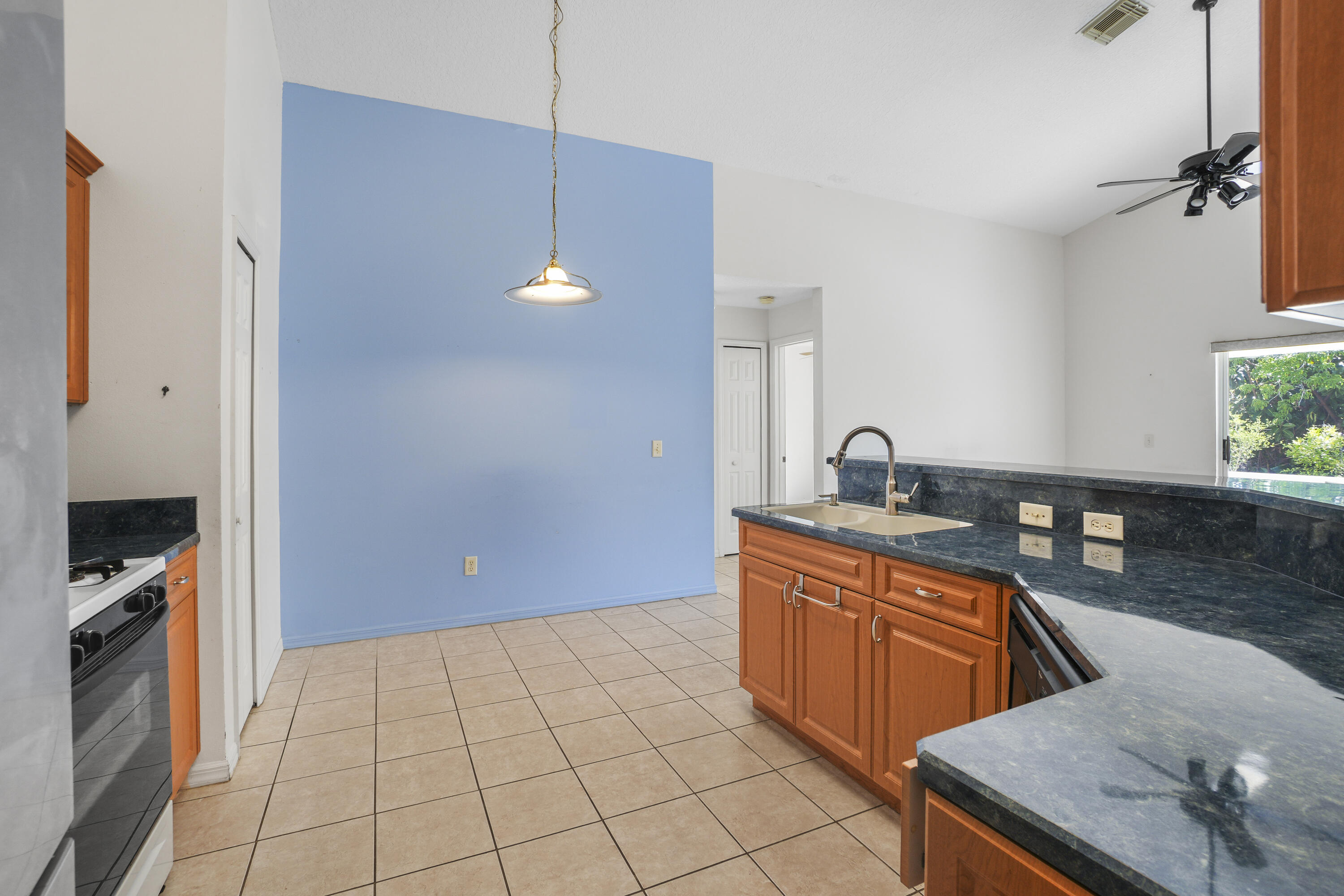 LAKE LUCIE ESTATES - Residential