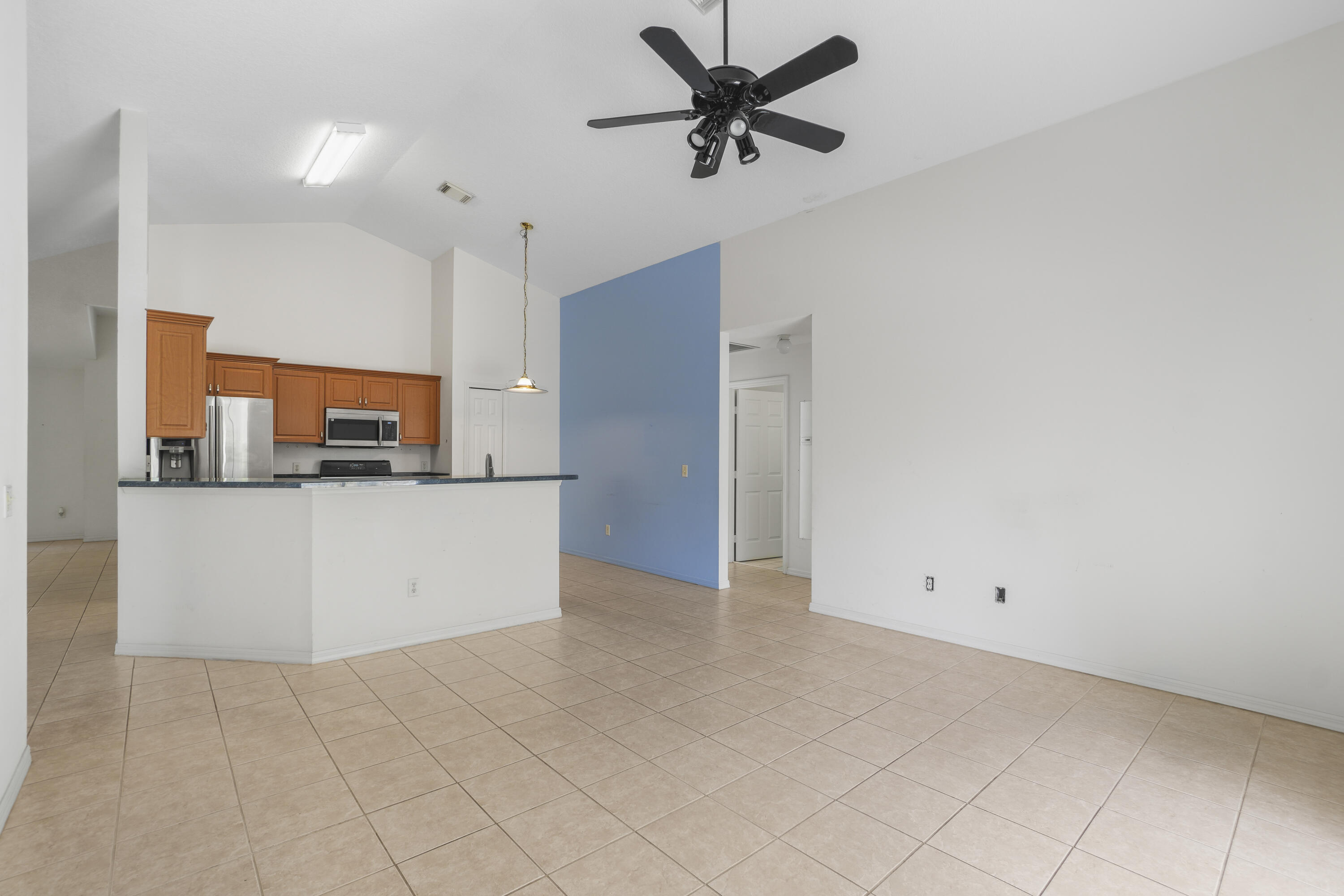 LAKE LUCIE ESTATES - Residential