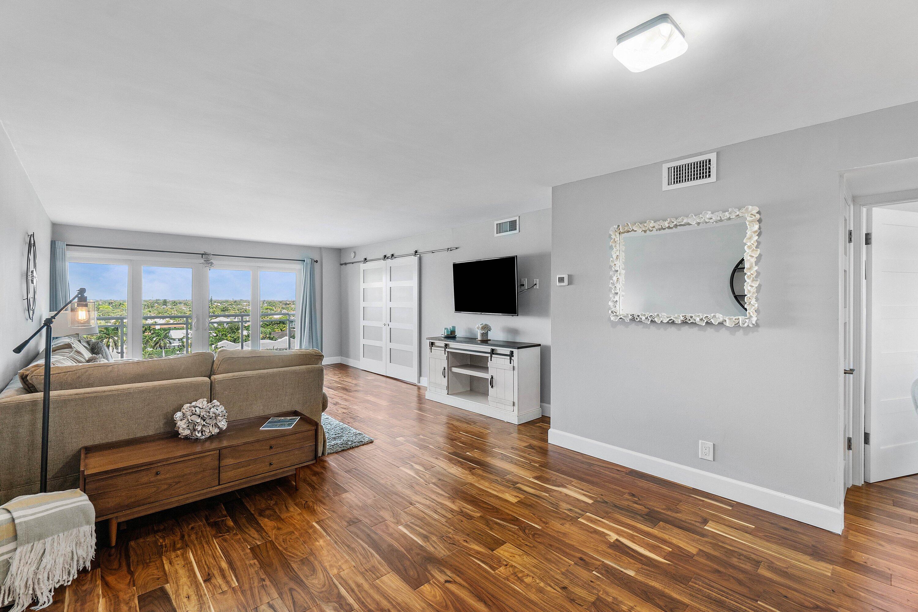 HILLSBORO ISLAND HOUSE CONDO - Residential