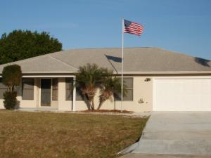 CBS Sandpiper Estates 4/2/2 convenient to everthing. Yet quit & Private, City Water, Cabana bath, big indoor utility rm,Tiled new remoded Kit w all SS app,w/breakfast nook & pass thur to family room, French doors to pool, partly fenced in yard, all new tiled floors with new carpet in all bd's in door big utility tiled room top line whr & dryr, quick closing, easy to show & sell !!