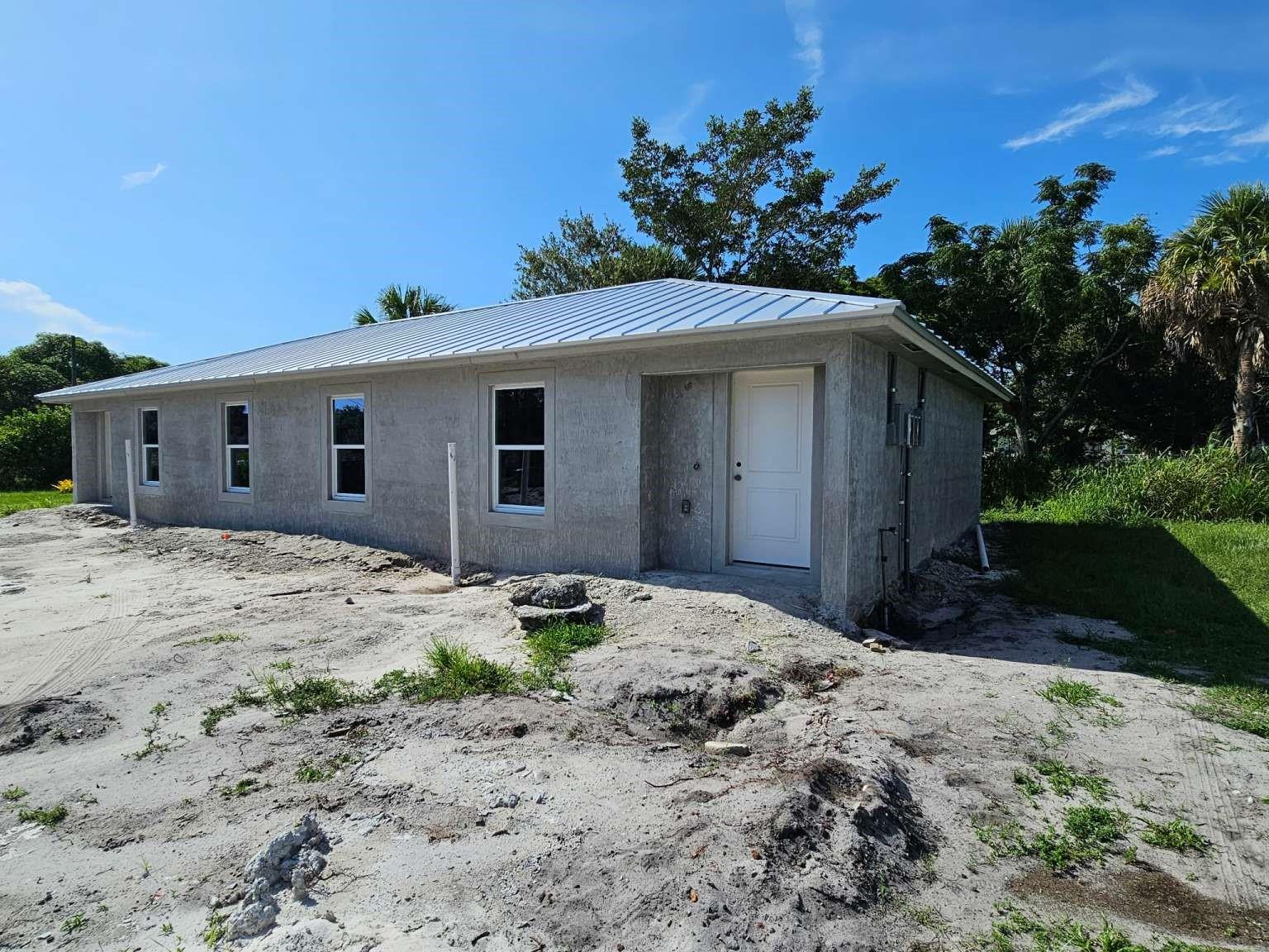 1115 Avenue F, Fort Pierce, FL, 34950/$549,500 1 1115 Avenue F
