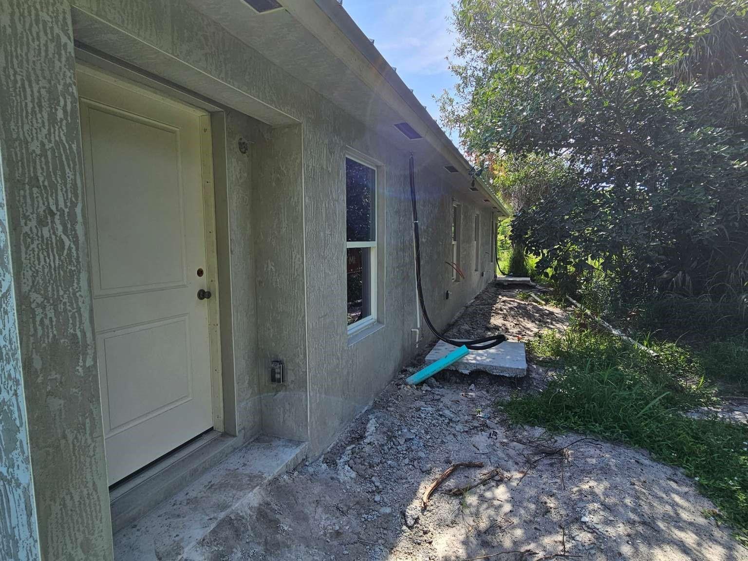 1115 Avenue F, Fort Pierce, FL, 34950/$549,500 2 1115 Avenue F