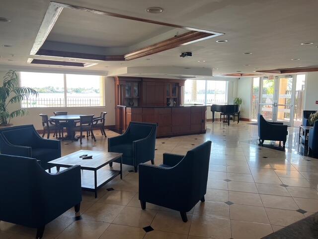 FLAGLER POINTE CONDOMINIUM - Residential Lease