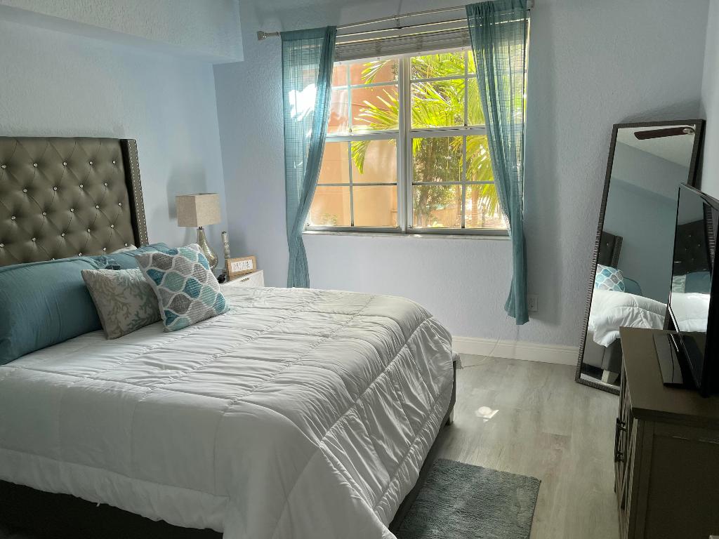 FLAGLER POINTE CONDOMINIUM - Residential Lease