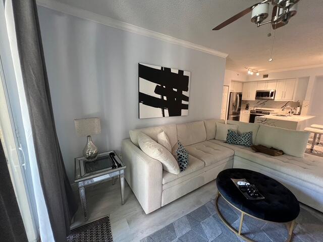 FLAGLER POINTE CONDOMINIUM - Residential Lease