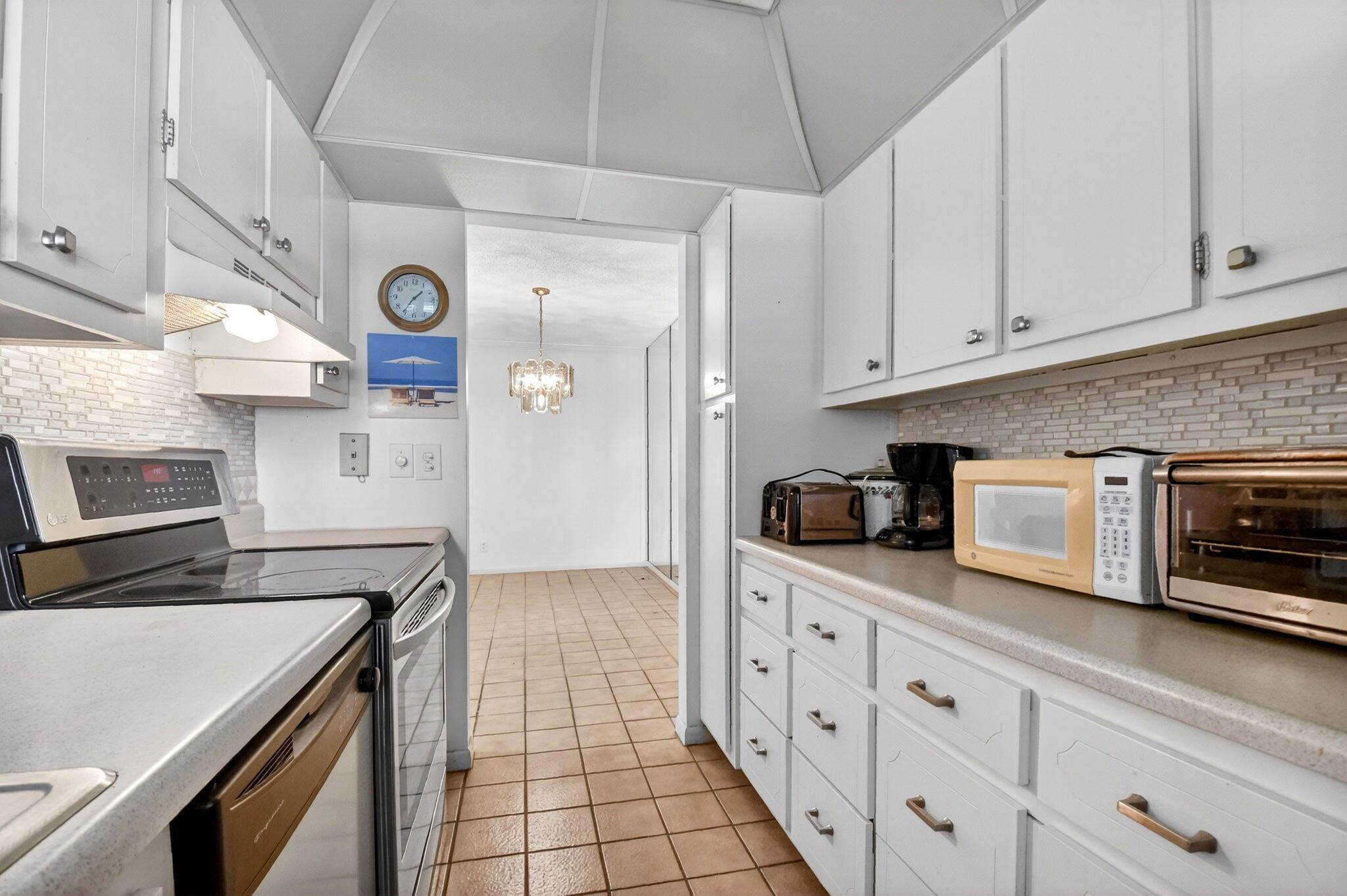 POINTE OVERLOOK CONDO - Residential