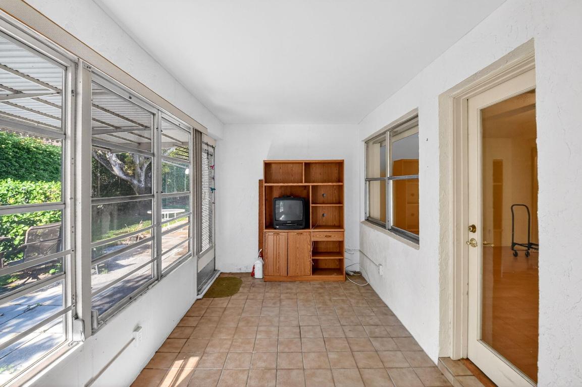 POINTE OVERLOOK CONDO - Residential