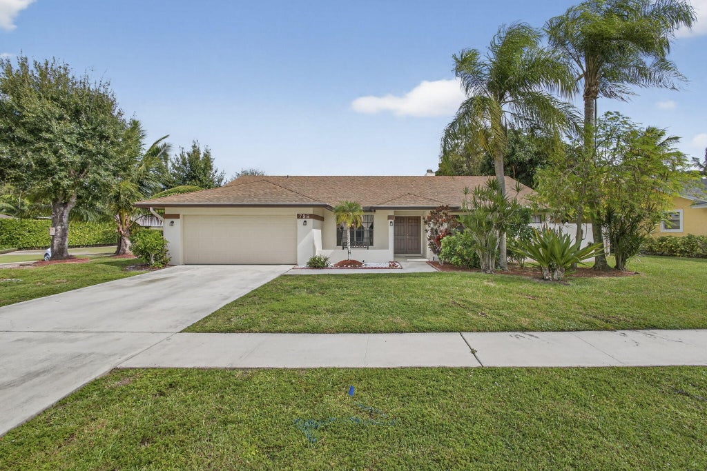 Photo of 798 Blueberry Drive, Wellington, FL 33414 (MLS # B26078390)