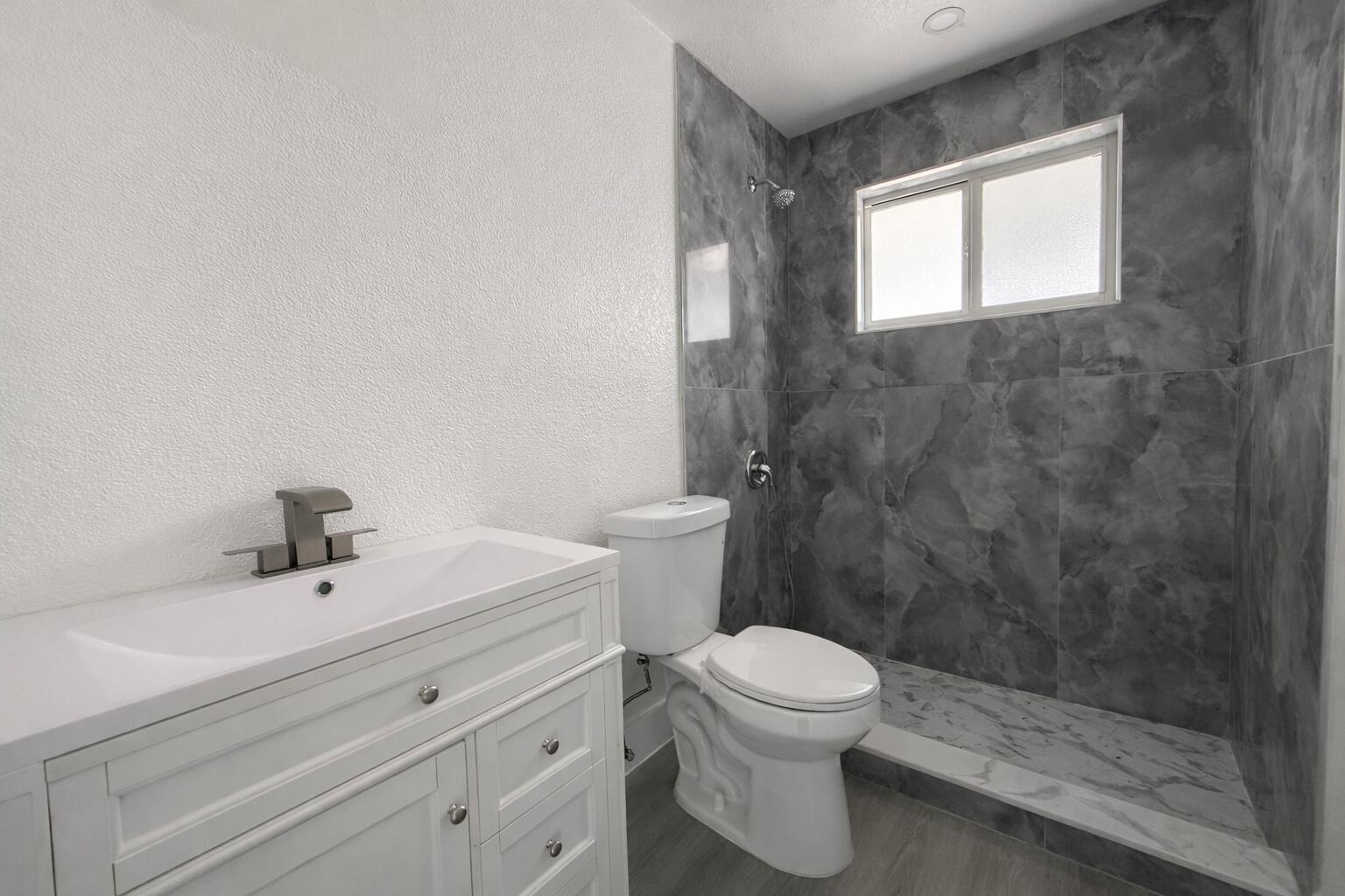 PALM SPRINGS - Residential Lease