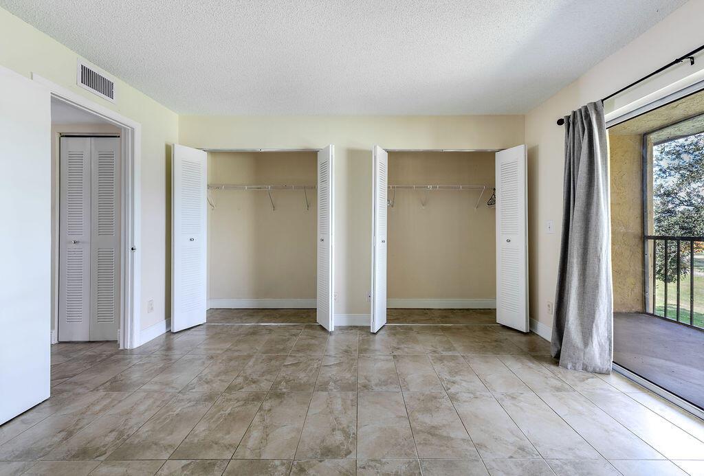 MEADOWS ON THE GREEN COND - Residential